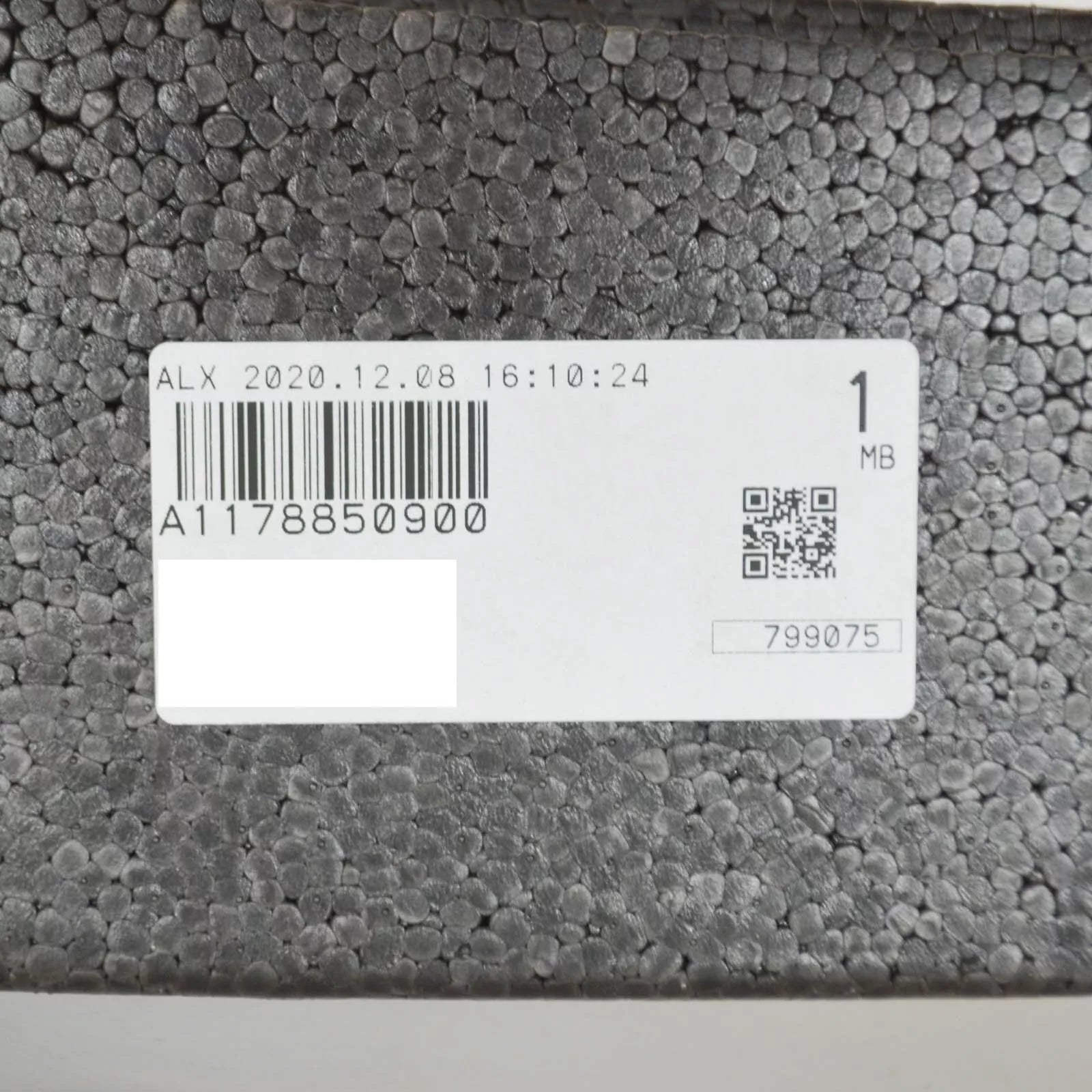 NEW MERCEDES-BENZ CLA C117 FRONT CENTER IMPACT ABSORBER A1178850900 ORIGINAL