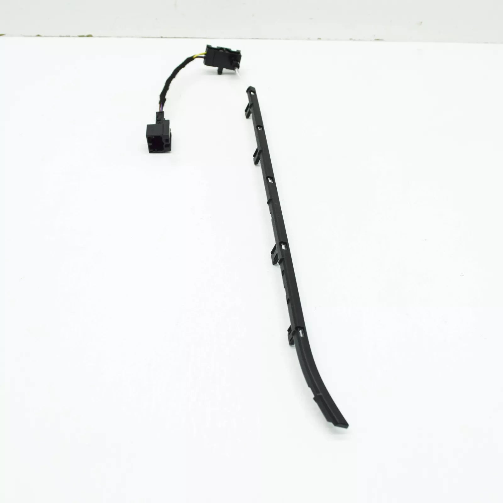 NEW AUDI A4 B9 AVANT RIGHT DOOR PANEL CARD LIGHT FIBRE 8W0947094 ORIGINAL