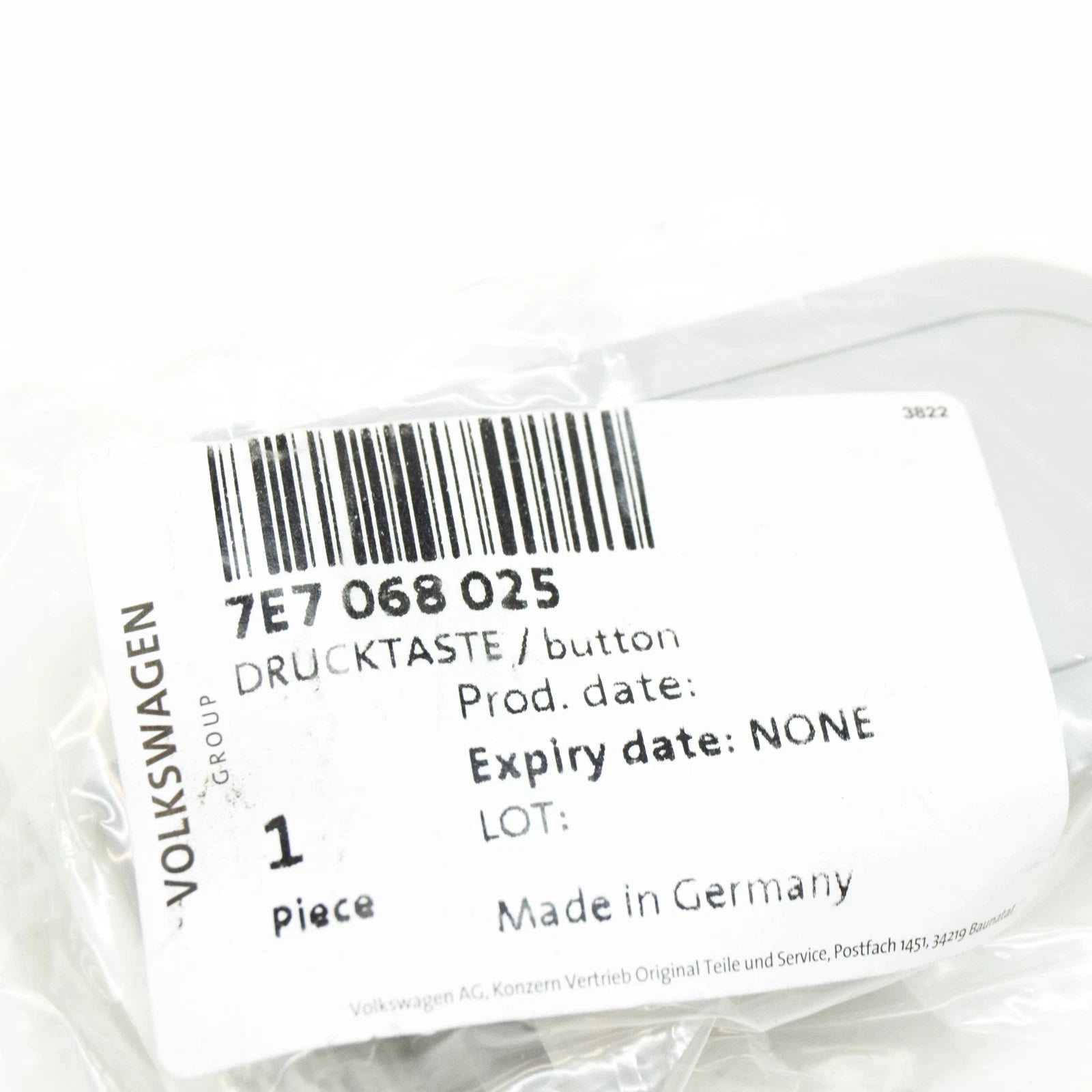 NEW VW TRANSPORTER V T5 FLATBED CUPBOARD DOOR PUSH BUTTON 7E7068025 ORIGINAL