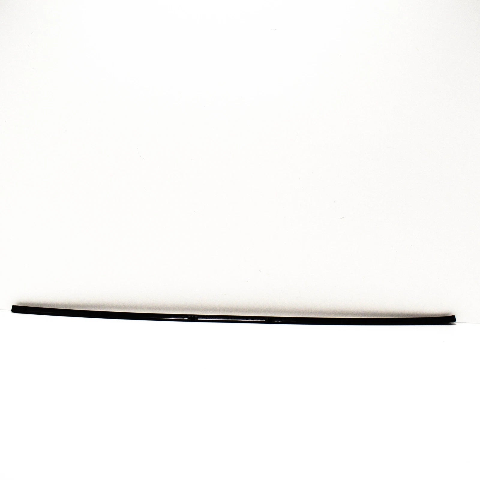 NEW MB SLC R172 FRONT LEFT DOOR SEAL LOWER WEATHERSTRIP A1727200354 ORIGINAL