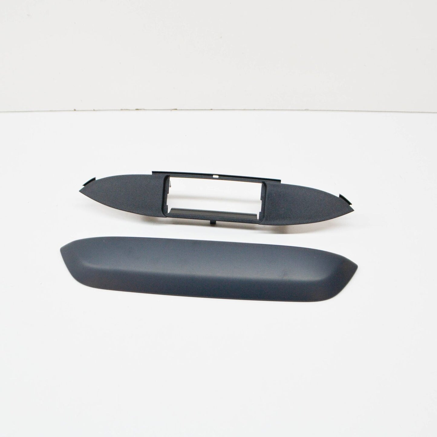 new ford grand c-max mk2 tailgate handle lower cover 1705156 original