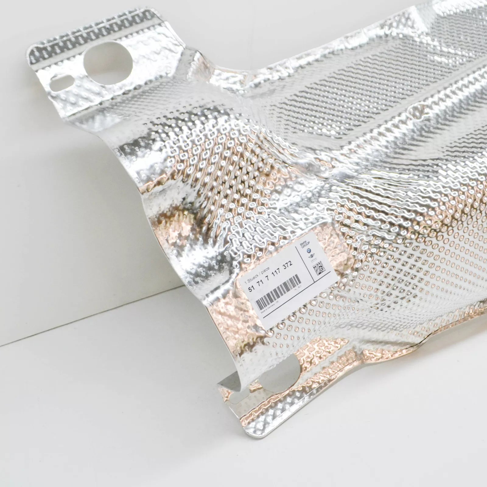 NEW BMW 3 E90 FUEL TANK HEAT INSULATION 51717117372 7117372 ORIGINAL