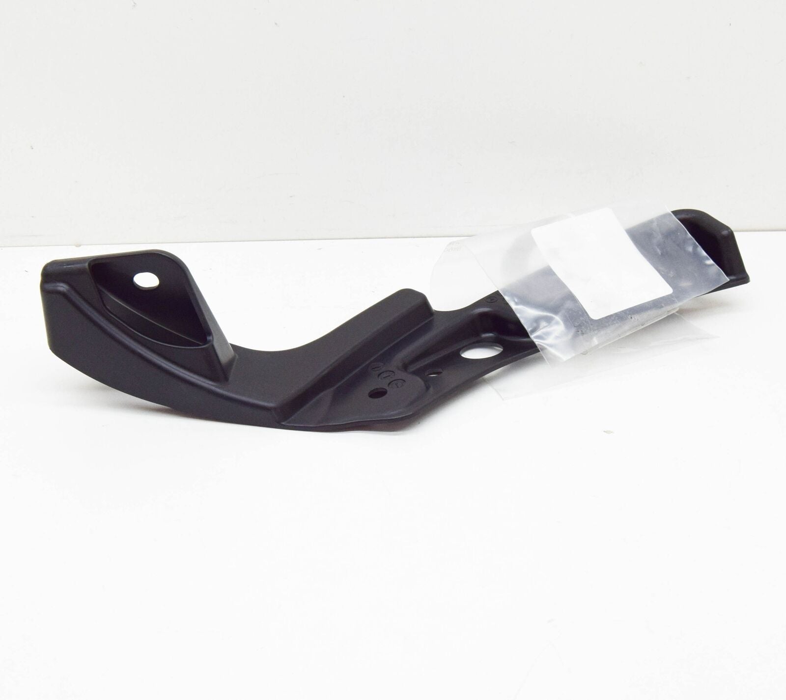 NEW MERCEDES BENZ GLC X253 BUMPER COVER BRACKET HOLDER A2538857700 ORIGINAL