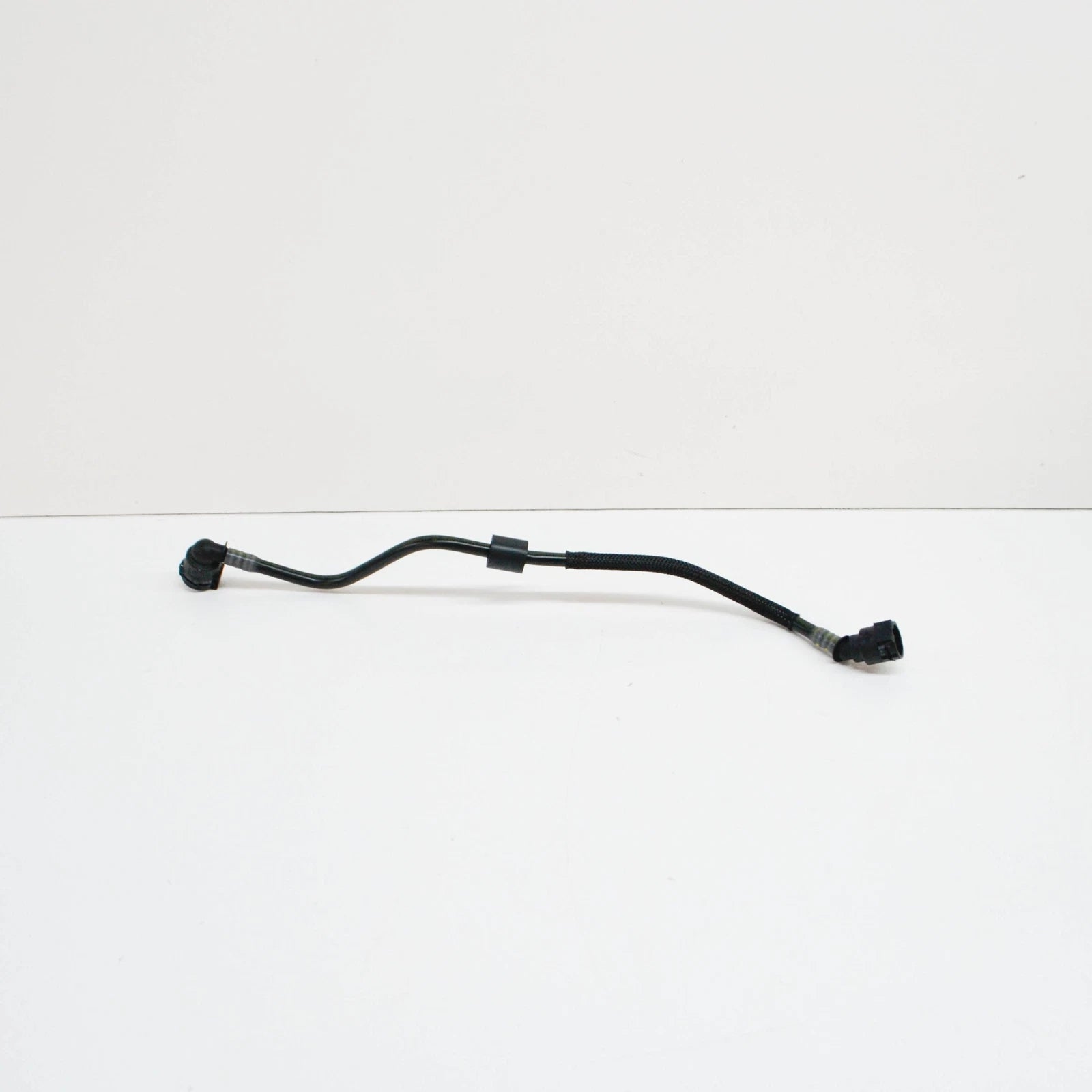 NEW BMW 5 G30 INTAKE SYSTEM EXPANSION TANK PIPE 17128602646 ORIGINAL