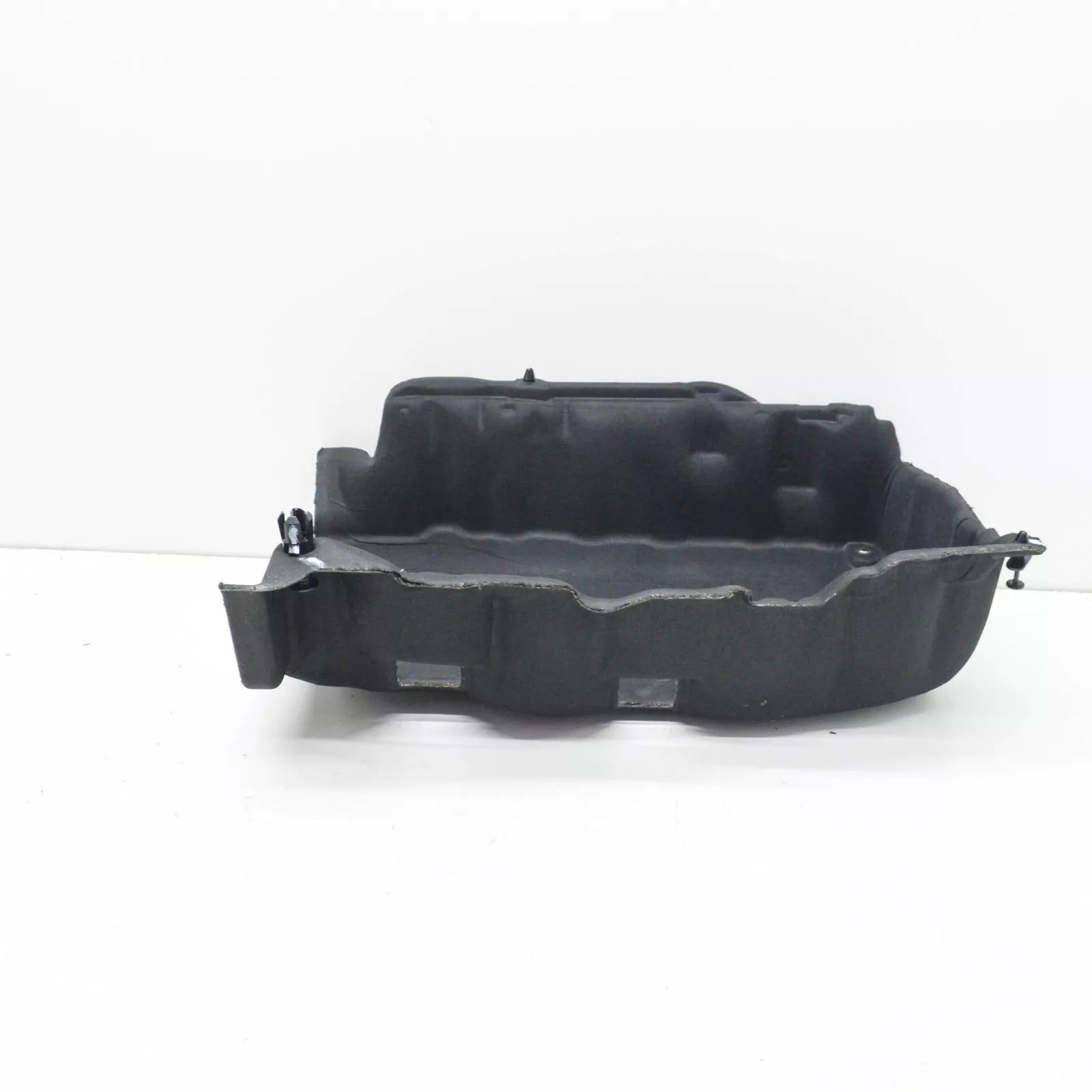 NEW AUDI A3 SPORTBACK 8V ENGINE OIL PAN COVER 04L103660A