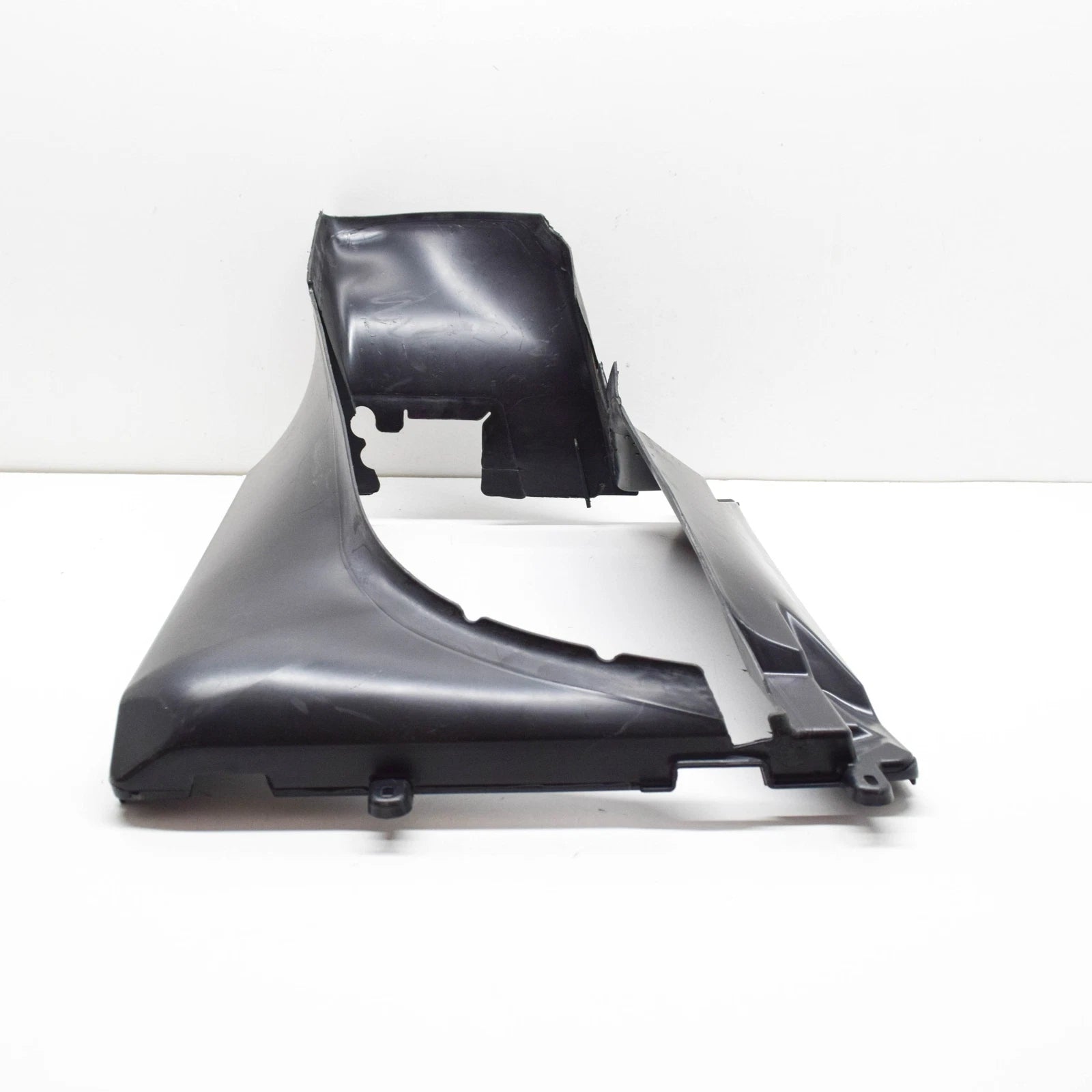 NEW AUDI R8 42 LEFT RADIATOR AIR GUIDE 420121281B ORIGINAL