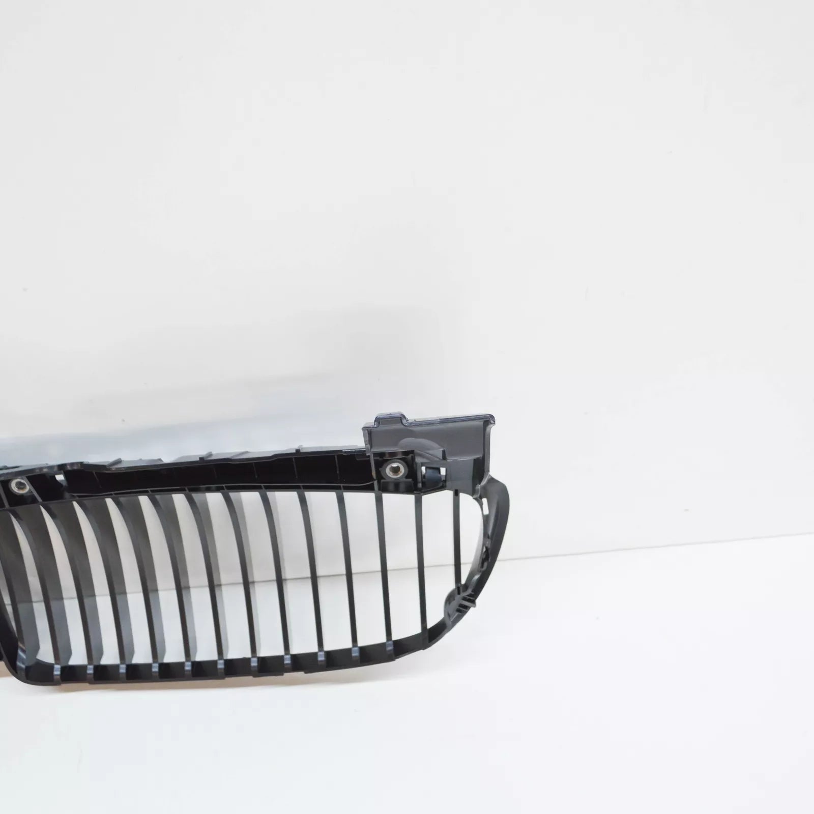 NEW BMW 7 E65 E66 E67 FRONT RADIATOR GRILLE 51137145738 7145738 ORIGINAL