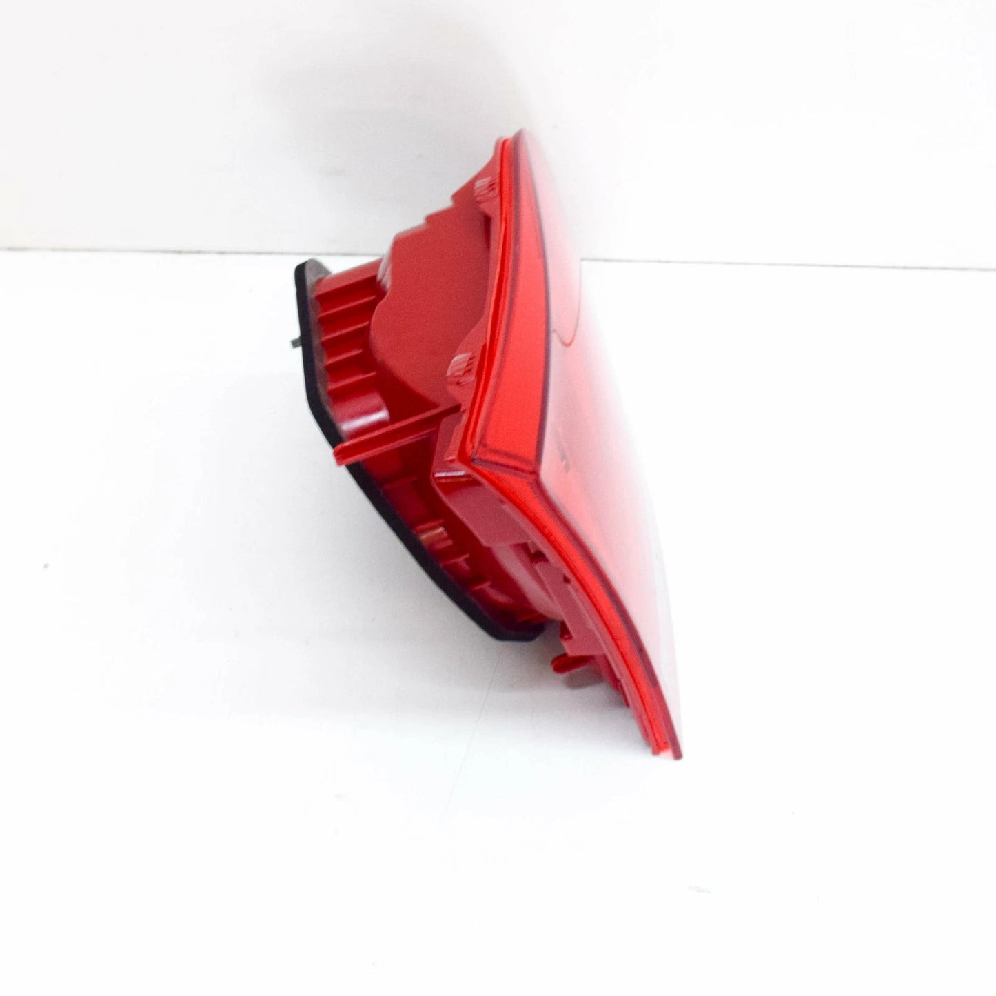 NEW VOLKSWAGEN TOUAREG 7P REAR LEFT INNER TAIL LIGHT 7P6945093B