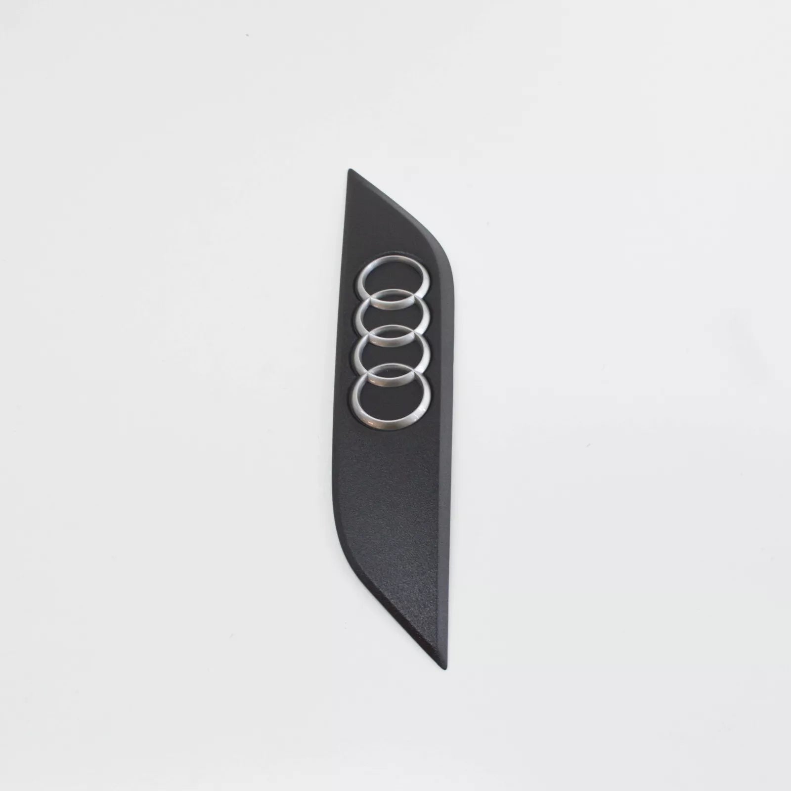 NEW AUDI R8 42 RIGHT INTAKE MANIFOLD BADGE DOVER 07L133622A ORIGINAL