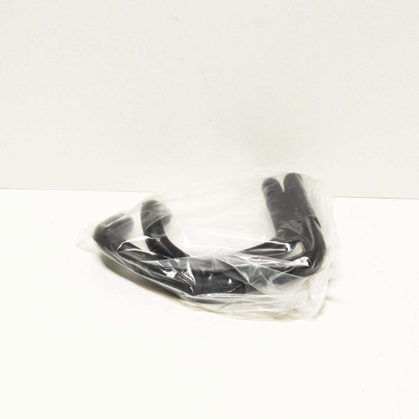 NEW AUDI Q7 4L COOLANT PIPE HOSE 7L6122073J