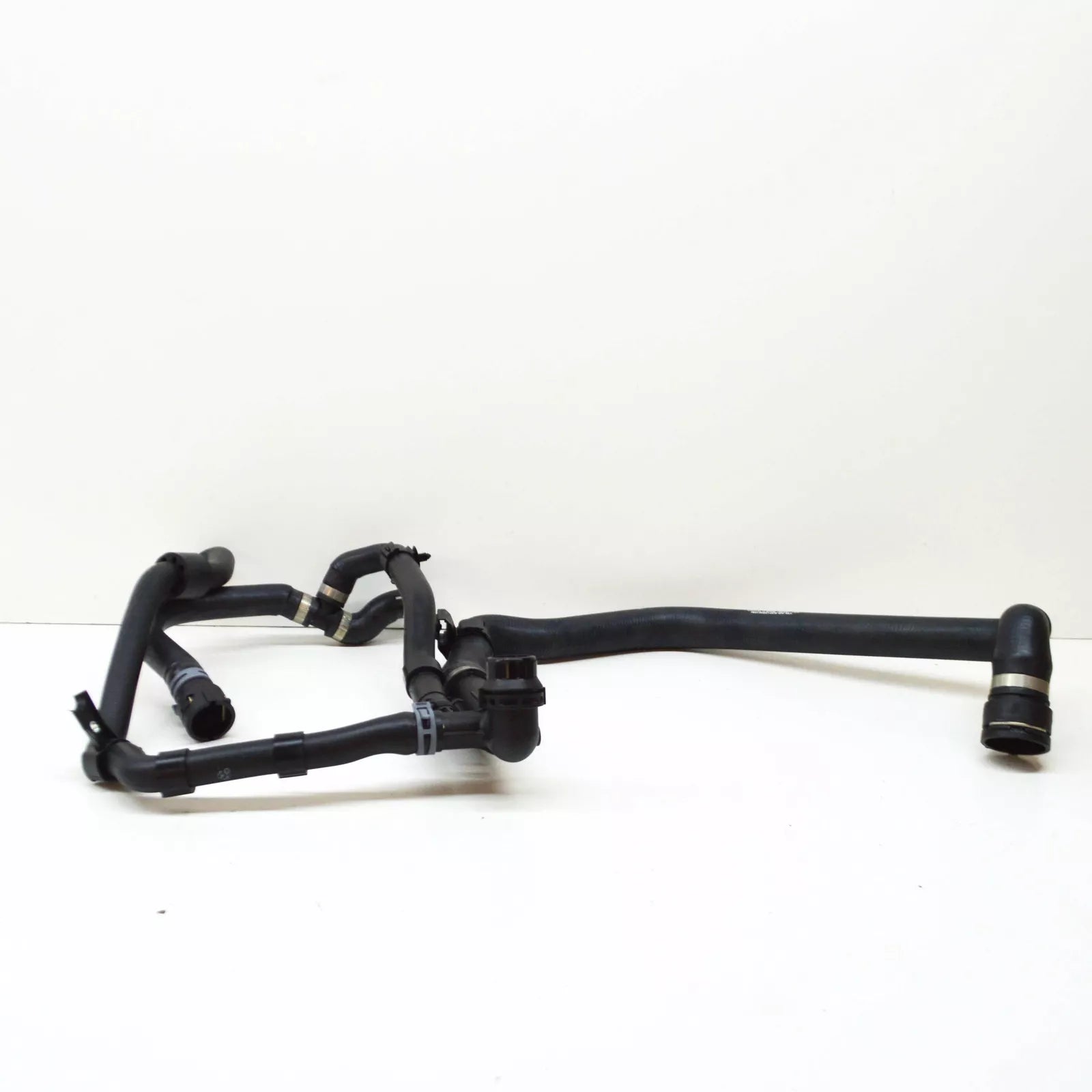 NEW AUDI Q2 GA LOWER RELEASE COOLANT HOSE W COUPLING 5Q0122051DM