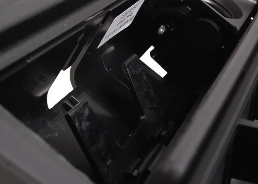 NEW BMW 3 E46 CENTER CONSOLE/RADIO MOUNTING BRACKET 51168230902 8230902 ORIGINAL