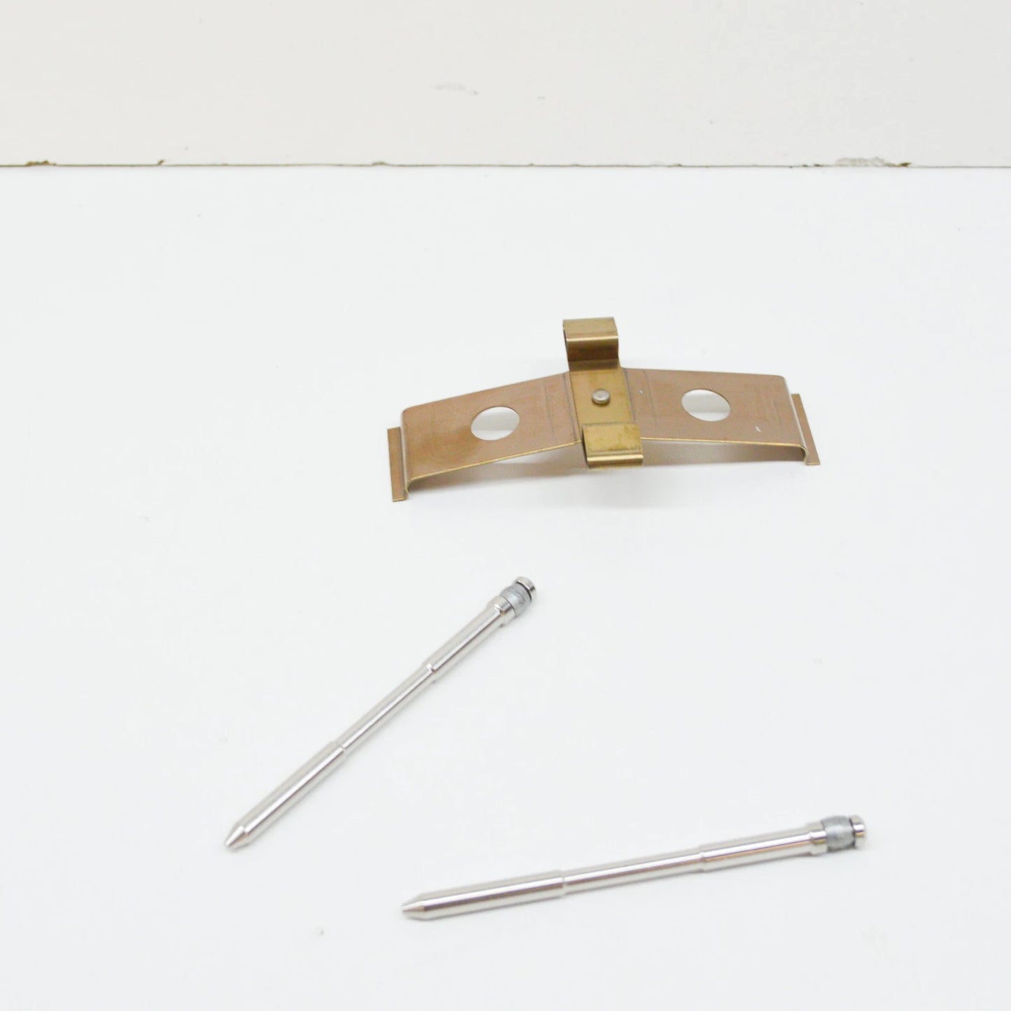 NEW AUDI TT RS 8J FRONT BRAKE CALIPER ATTACHMENT PARTS SET 8J0698269