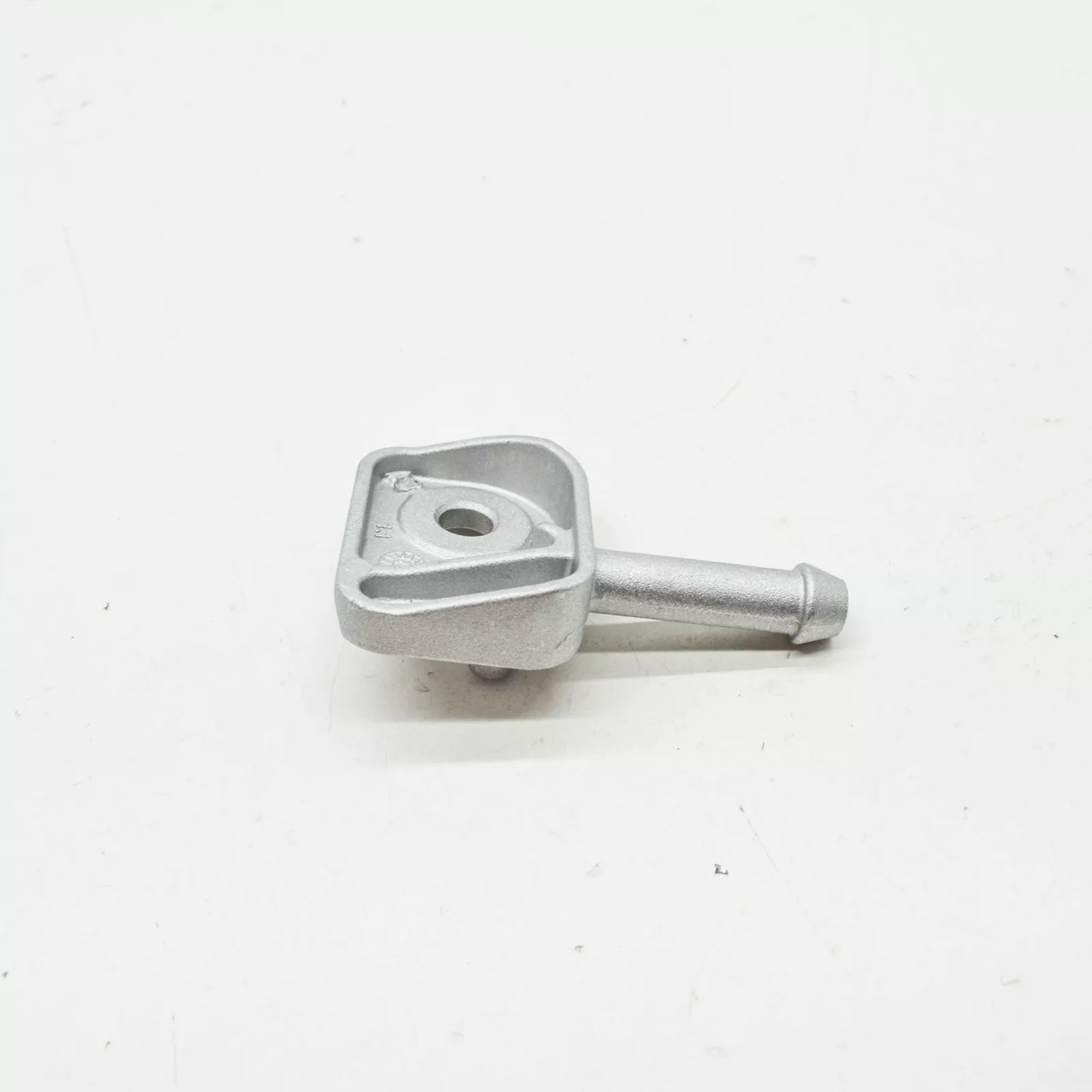 NEW BMW 5 G30 REAR RIGHT EXHAUST HANGER BRACKET 8582061 18308582061 ORIGINAL