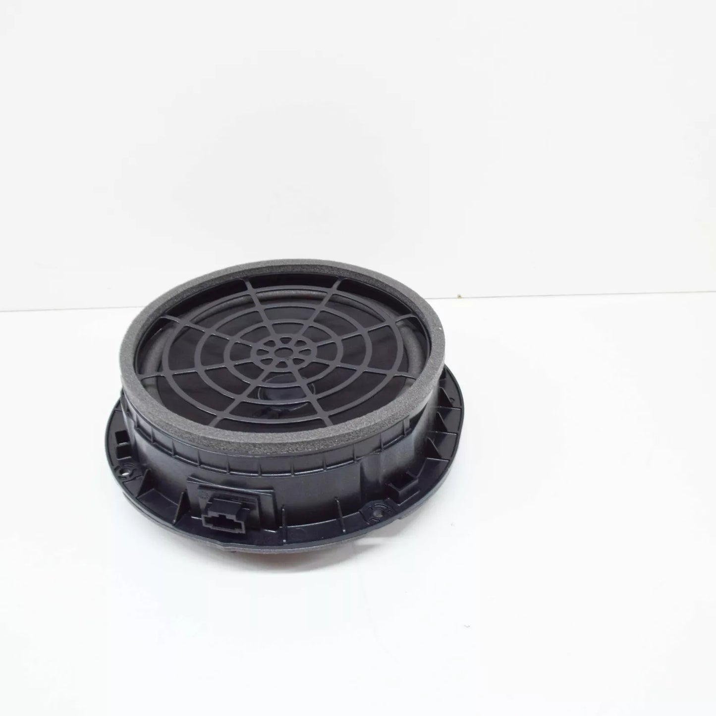 NEW AUDI A4 B9 FRONT DOOR BASS LOUDSPEAKER 8W0035415A ORIGINAL