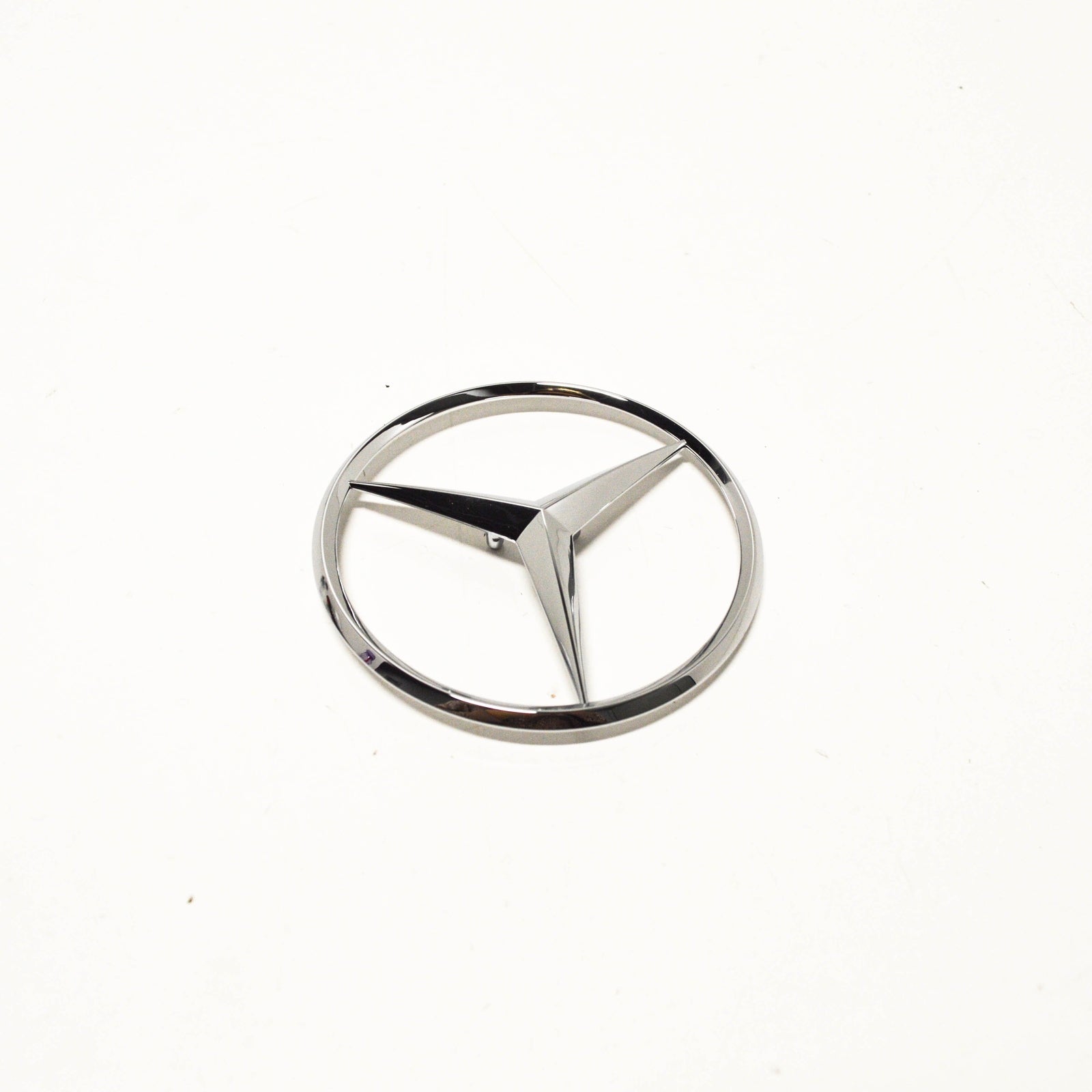 NEW MB VIANO W639 TRUNK LID EMBLEM BADGE A63975800587F24 ORIGINAL