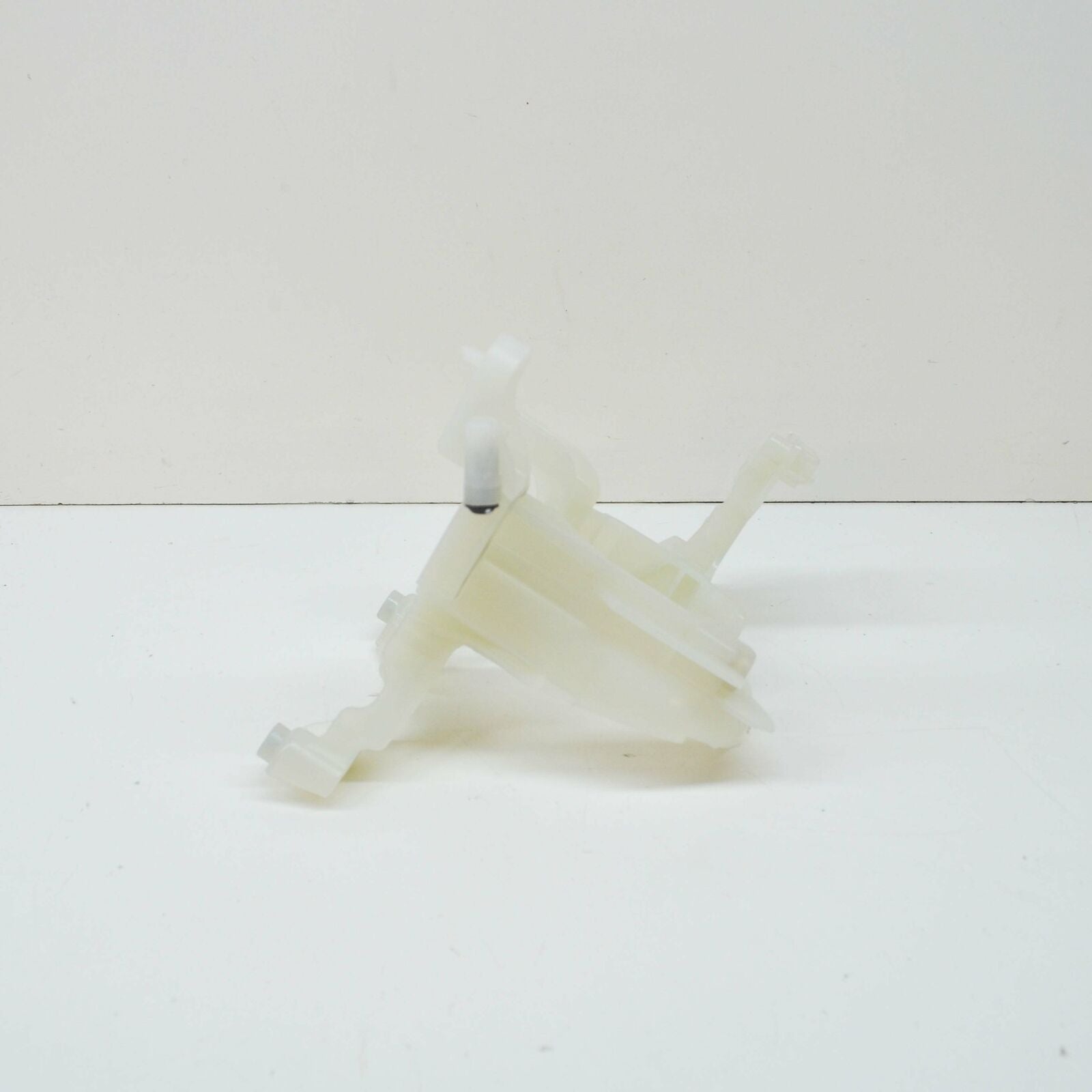 NEW MB E W212 ENGINE COOLING EXPANSION TANK BRACKET A2762000440 ORIGINAL