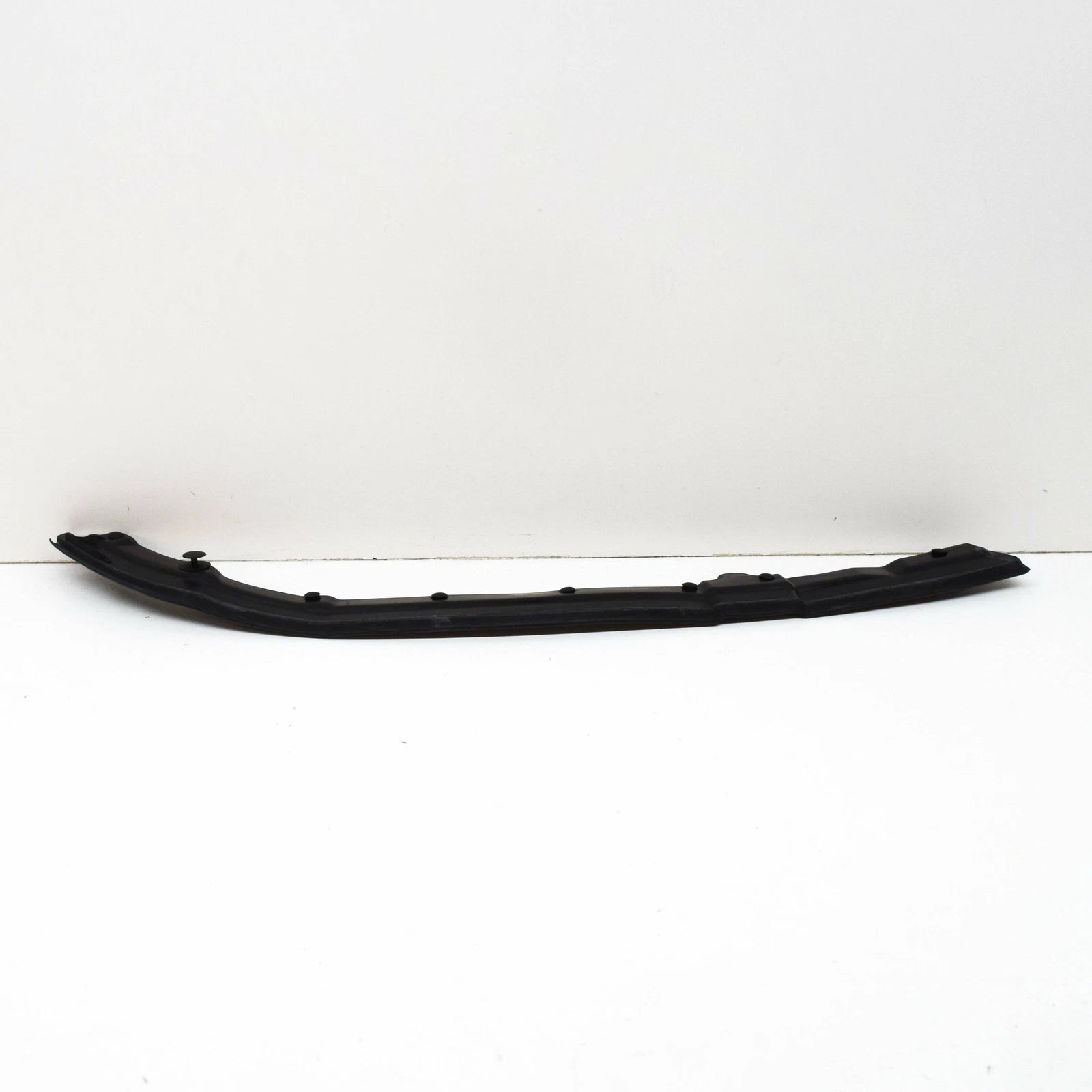 NEW MERCEDES C-CLASS W203 FRONT DOOR WEATHERSTRIP SEAL RIGHT A2037202078