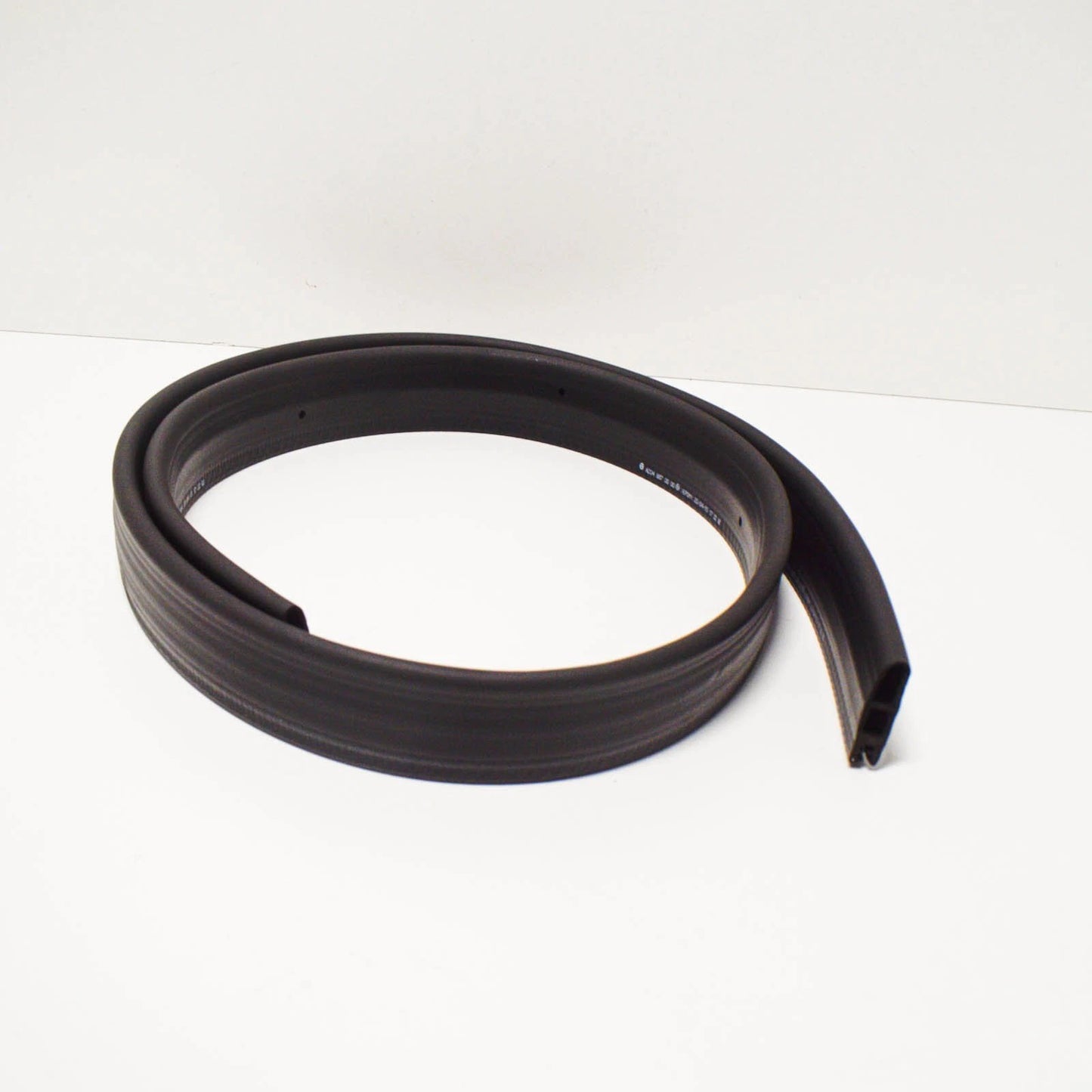 NEW MERCEDES BENZ GLK X204 FRONT BONNET HOOD SEAL A2048870000