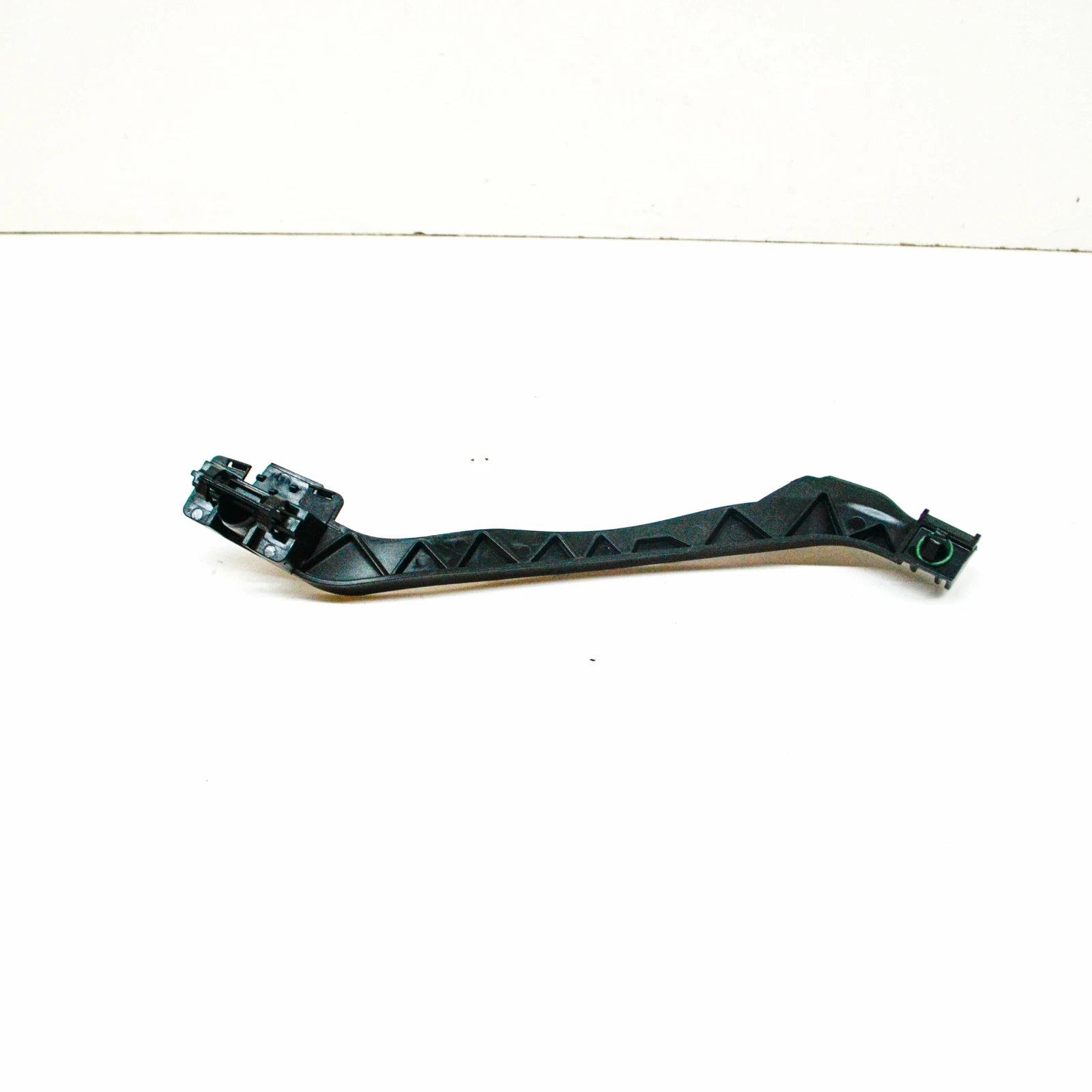 NEW MERCEDES-BENZ C C205 RIGHT ROCKER MOLDING PANEL BRACKET A2056984000 ORIGINAL