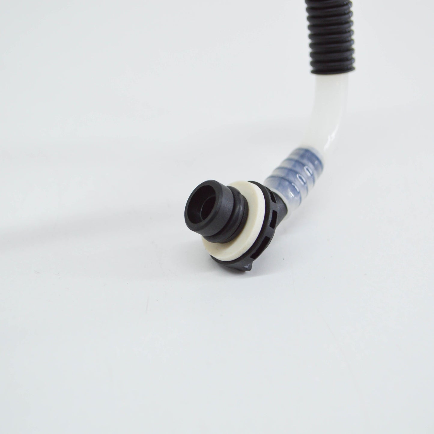 NEW MB SPRINTER W903 FEED PUMP FUEL PRESSURE SENSOR LINE A6120702632 ORIGINAL