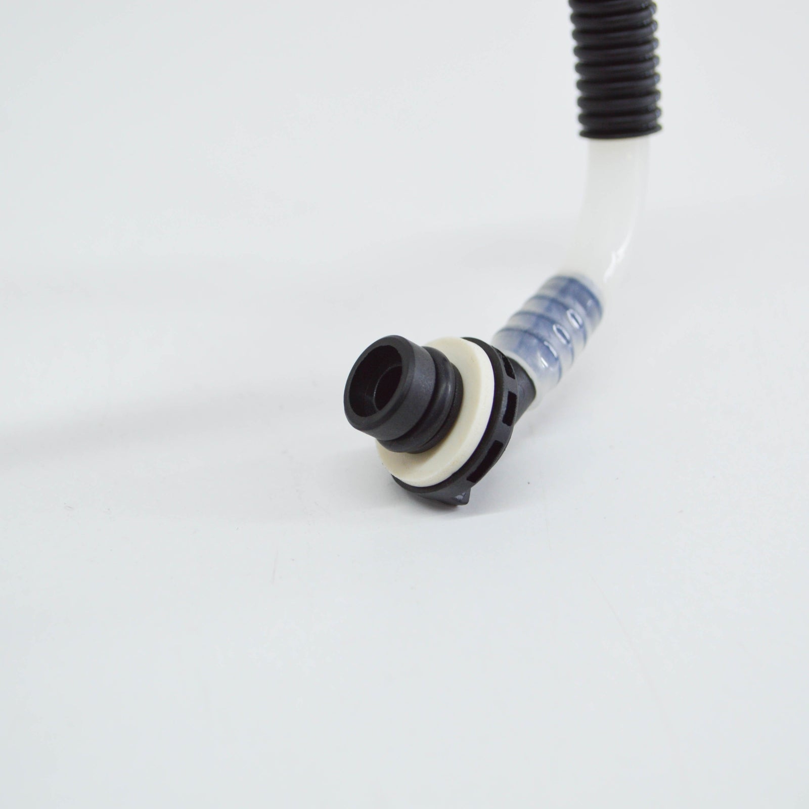 NEW MB SPRINTER W903 FEED PUMP FUEL PRESSURE SENSOR LINE A6120702632 ORIGINAL