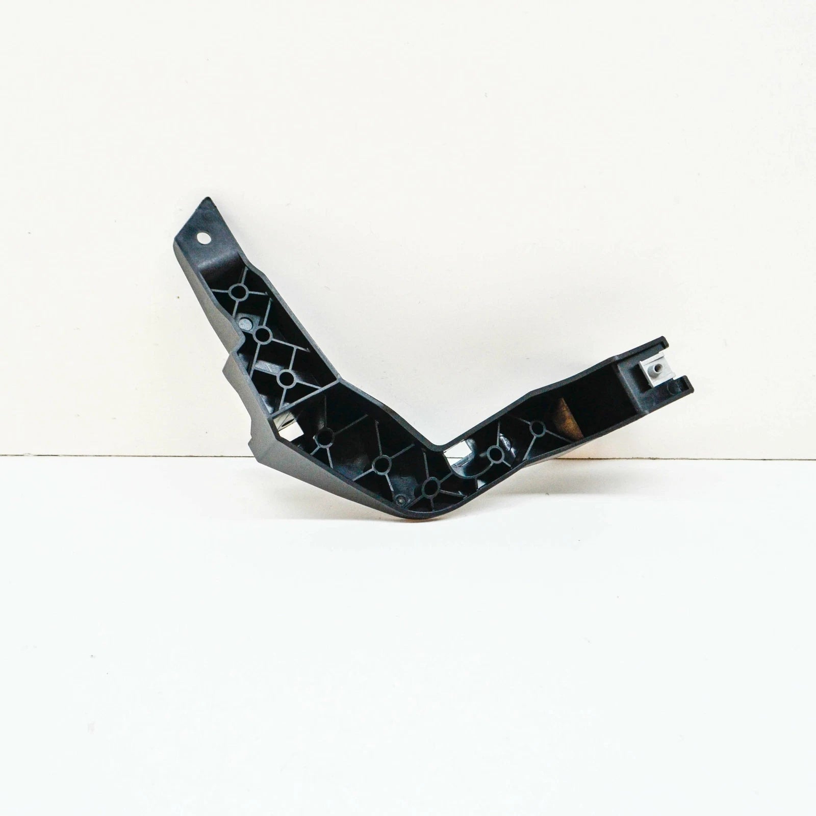 NEW BMW I3 I01 FRONT RIGHT HEADLIGHT BRACKET MOUNT 51647331556 ORIGINAL