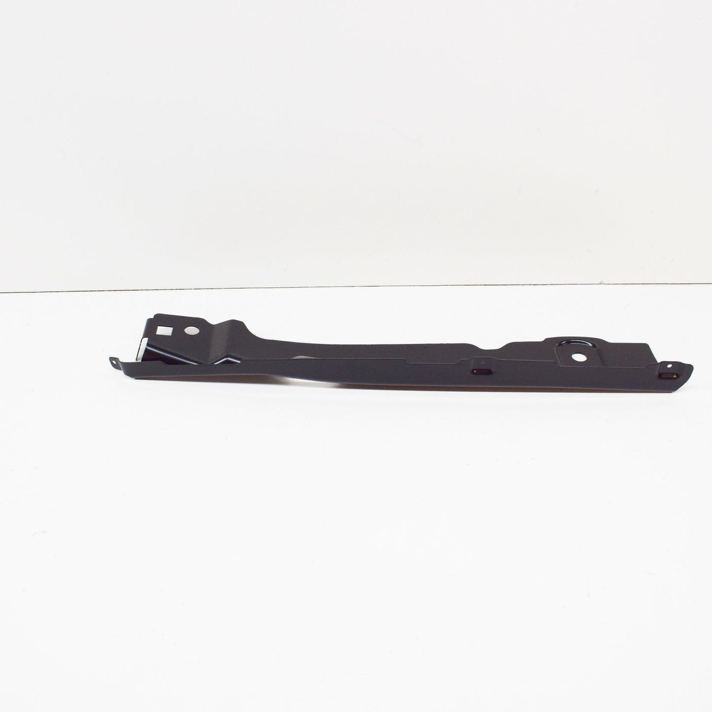 NEW AUDI A3 8V FRONT LEFT FENDER BRACKET 8V0821467E ORIGINAL