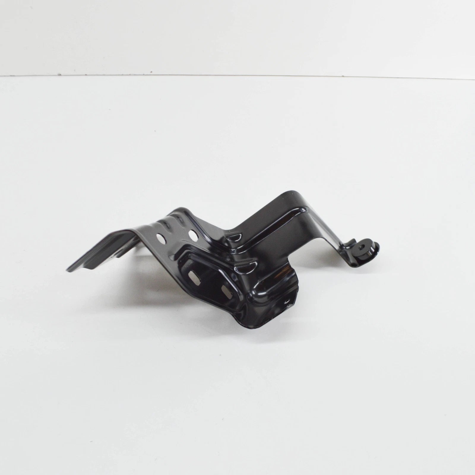 NEW MERCEDES-BENZ GLB X247 FRONT RIGHT FENDER BRACKET A2478800214 ORIGINAL