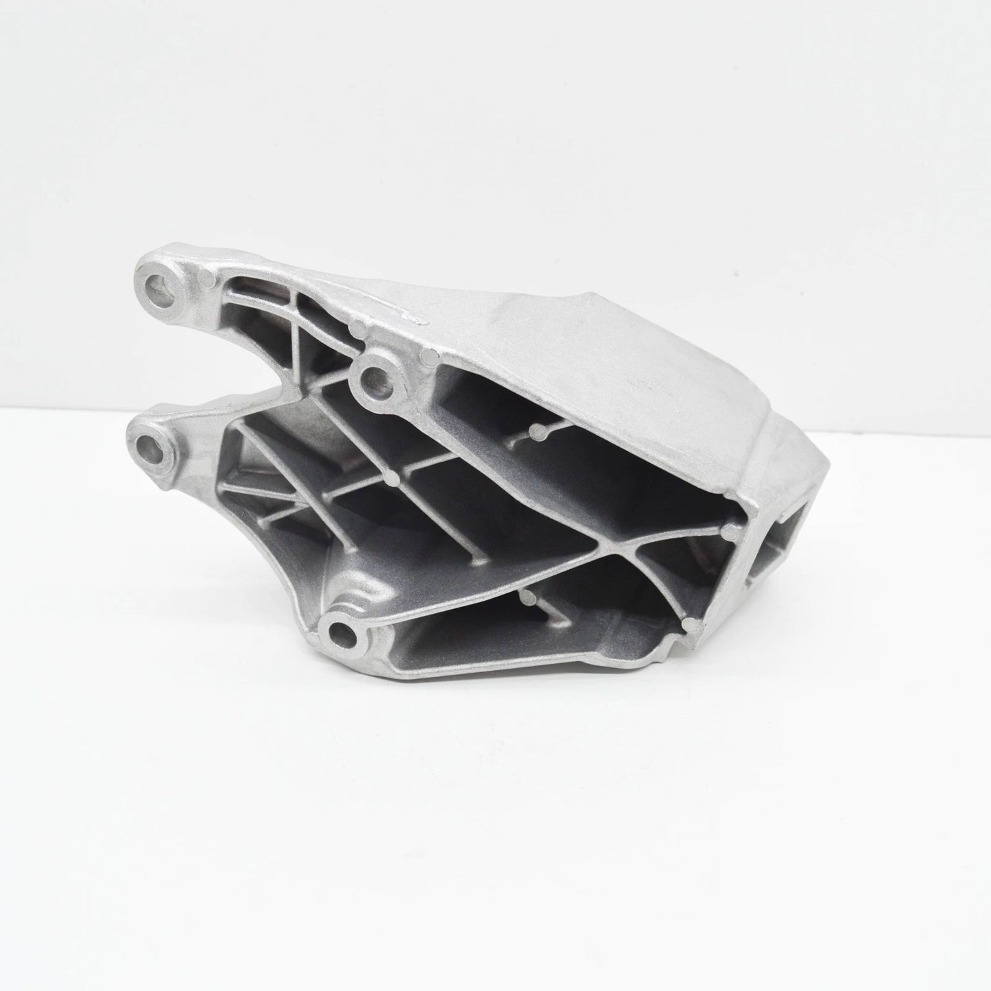 NEW BMW 3 G20 LEFT SIDE ENGINE BRACKET 22116861565 ORIGINAL