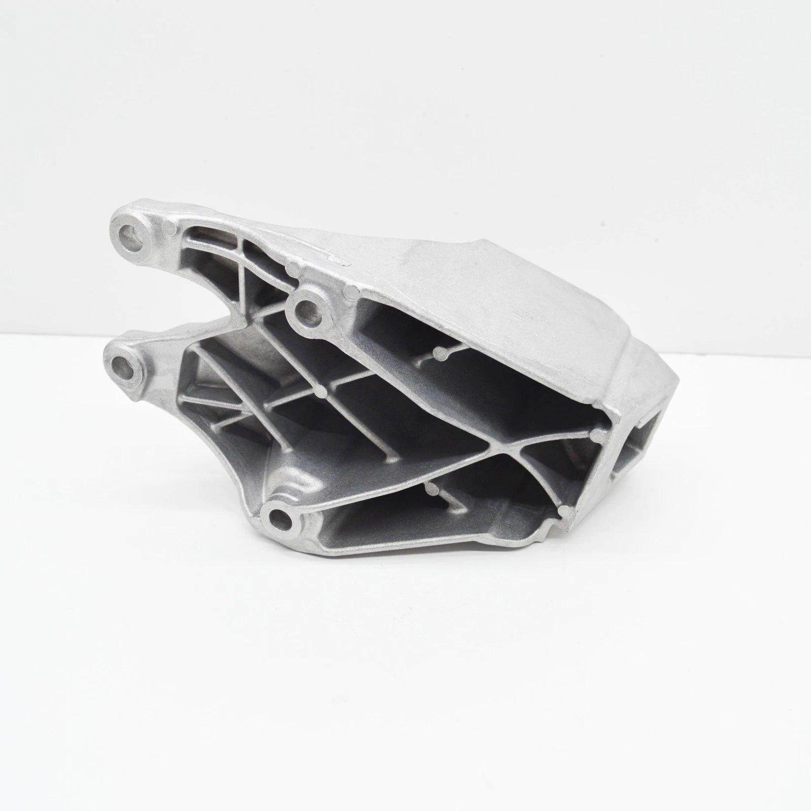 NEW BMW 3 G20 LEFT SIDE ENGINE BRACKET 22116861565 ORIGINAL