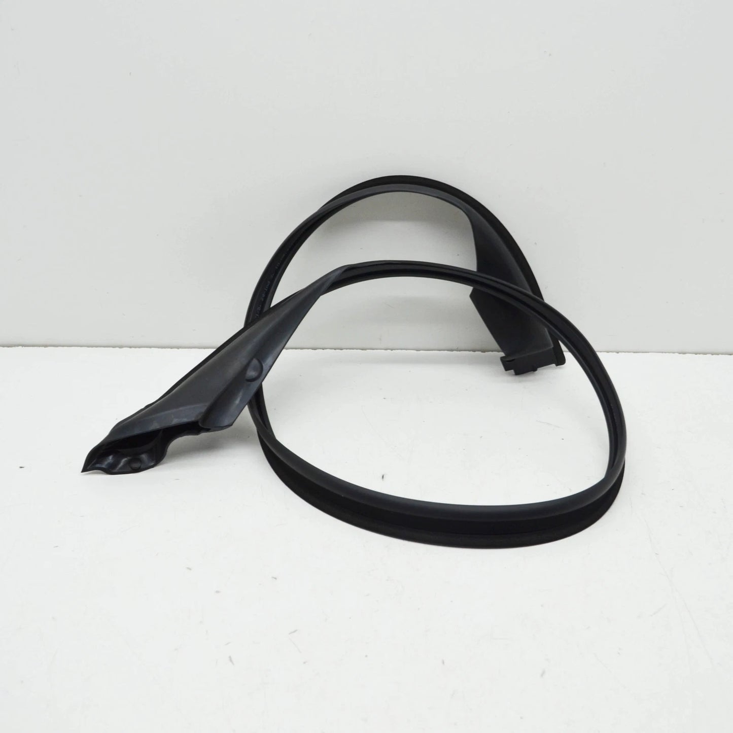 NEW BMW 7 F01 FRONT RIGHT ROOF SEAL 51337178008 ORIGINAL