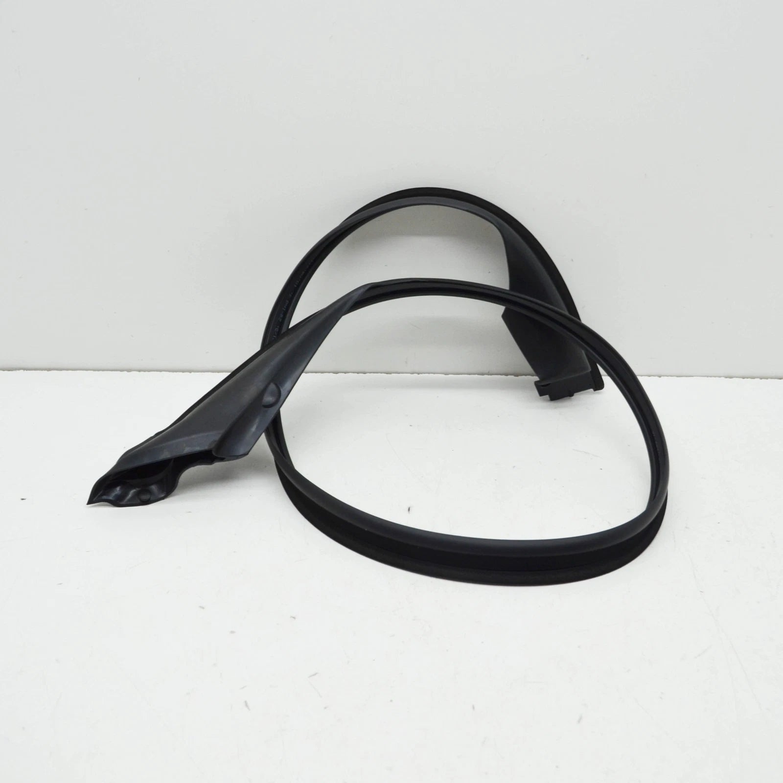 NEW BMW 7 F01 FRONT RIGHT ROOF SEAL 51337178008 ORIGINAL