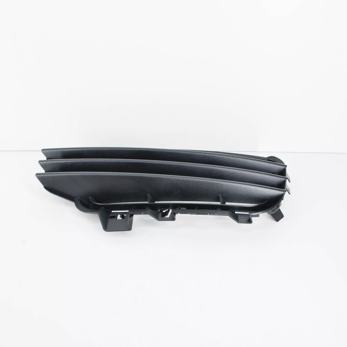 NEW VOLKSWAGEN TOUAREG 7P FRONT BUMPER RIGHT GRILLE 7P68536669B9