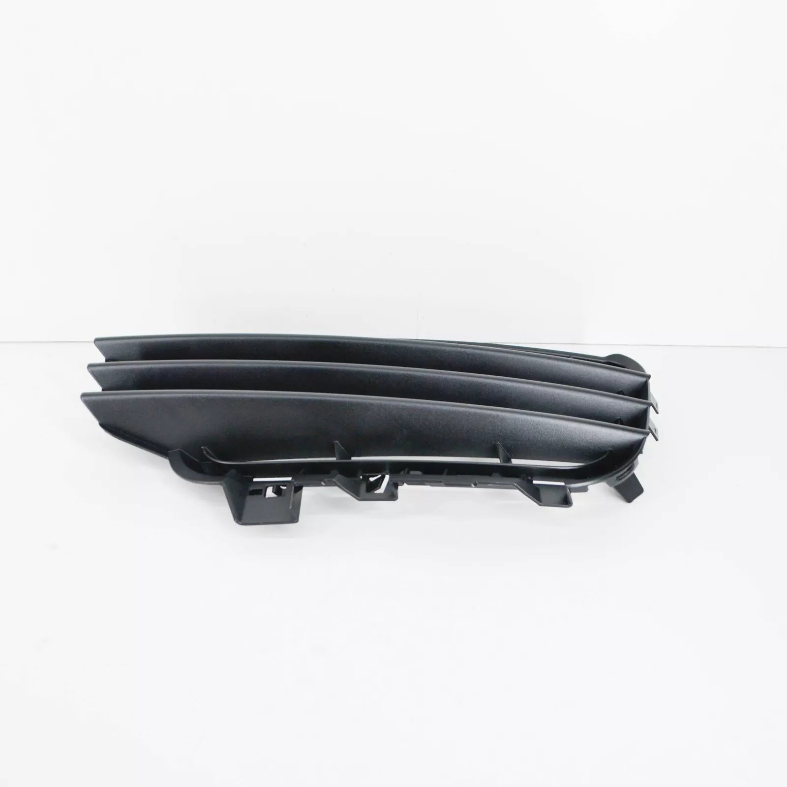 NEW VOLKSWAGEN TOUAREG 7P FRONT BUMPER RIGHT GRILLE 7P68536669B9
