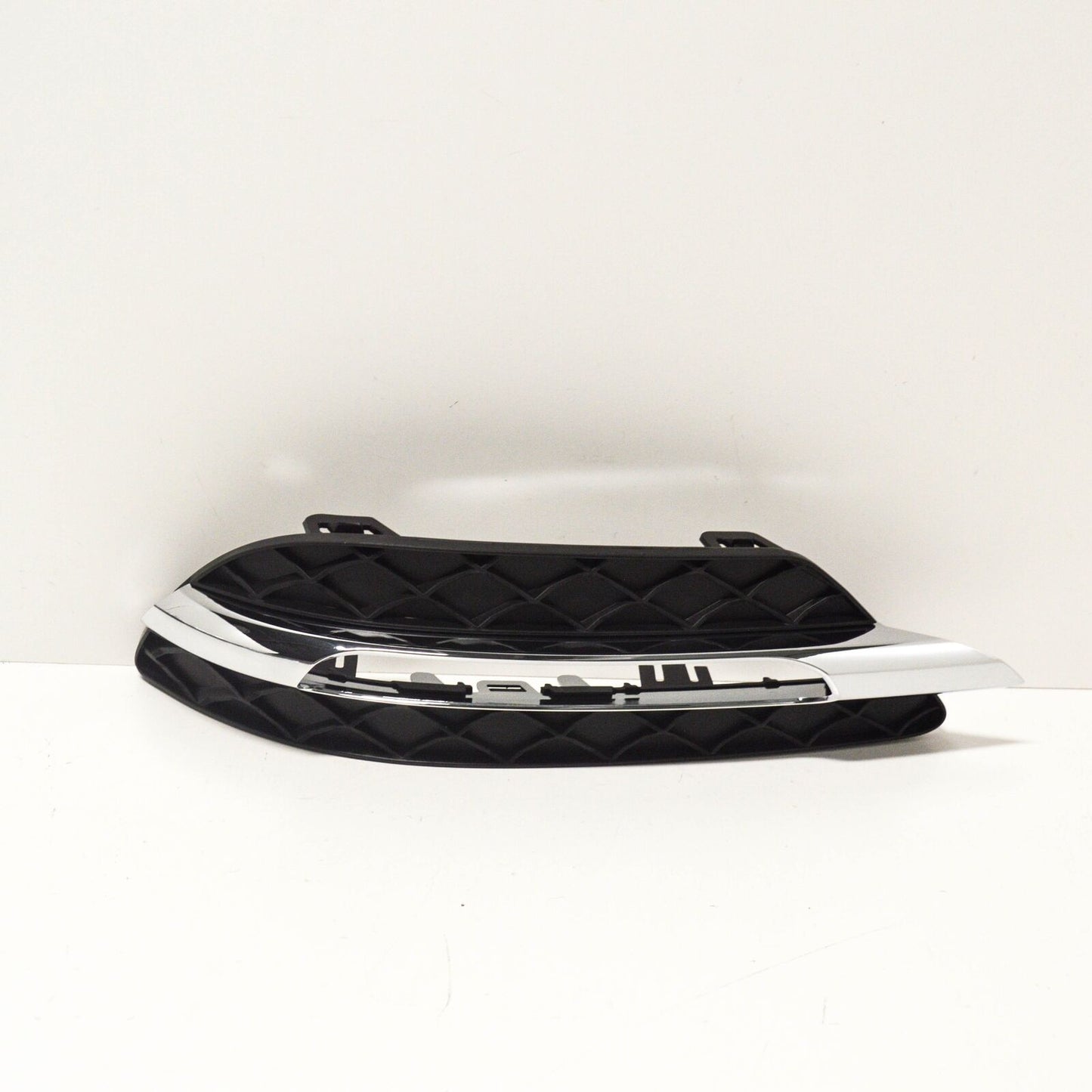 NEW MERCEDES-BENZ C W204 FRONT RIGHT GRILL A2048803324 2014 3141913 ORIGINAL