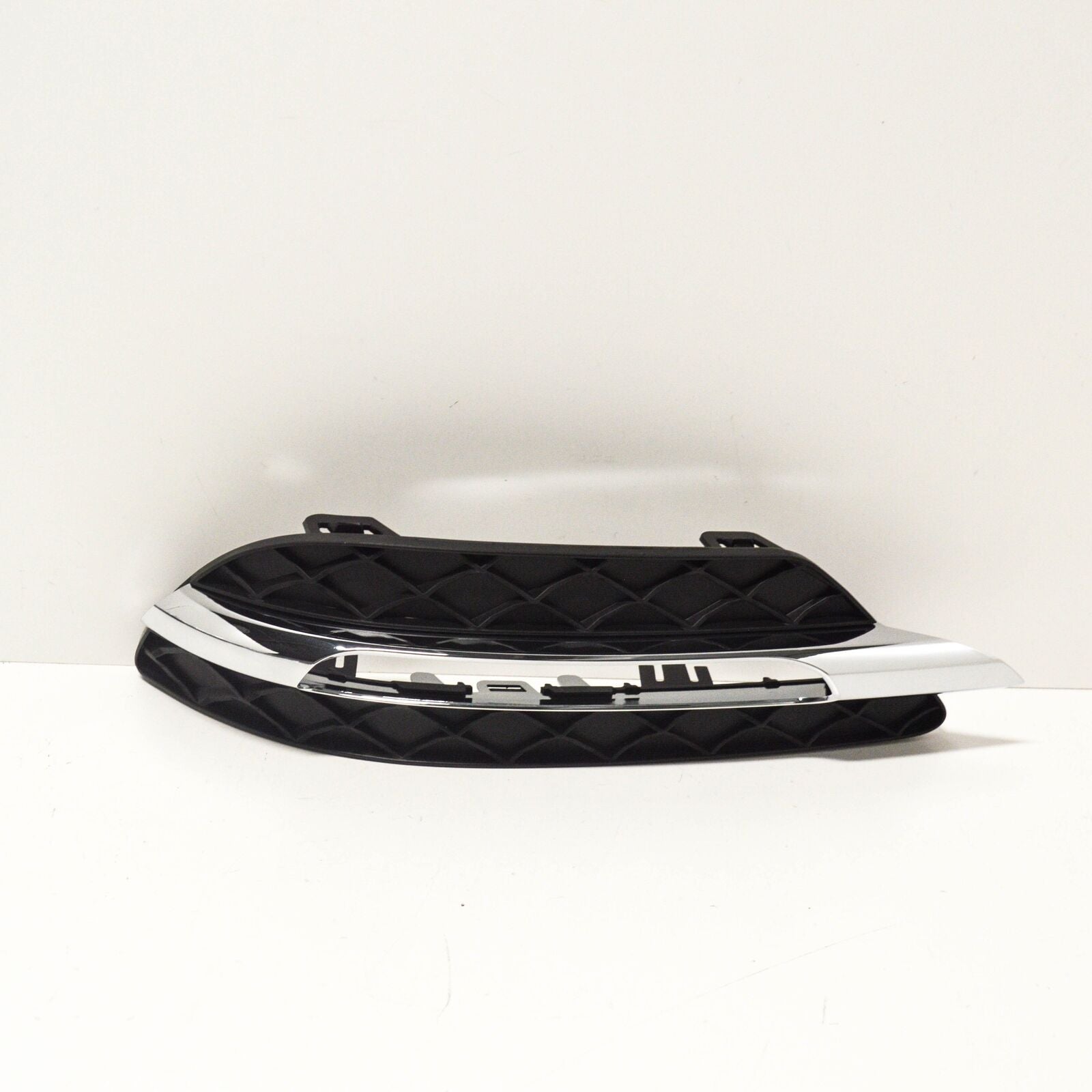 NEW MERCEDES-BENZ C W204 FRONT RIGHT GRILL A2048803324 2014 3141913 ORIGINAL