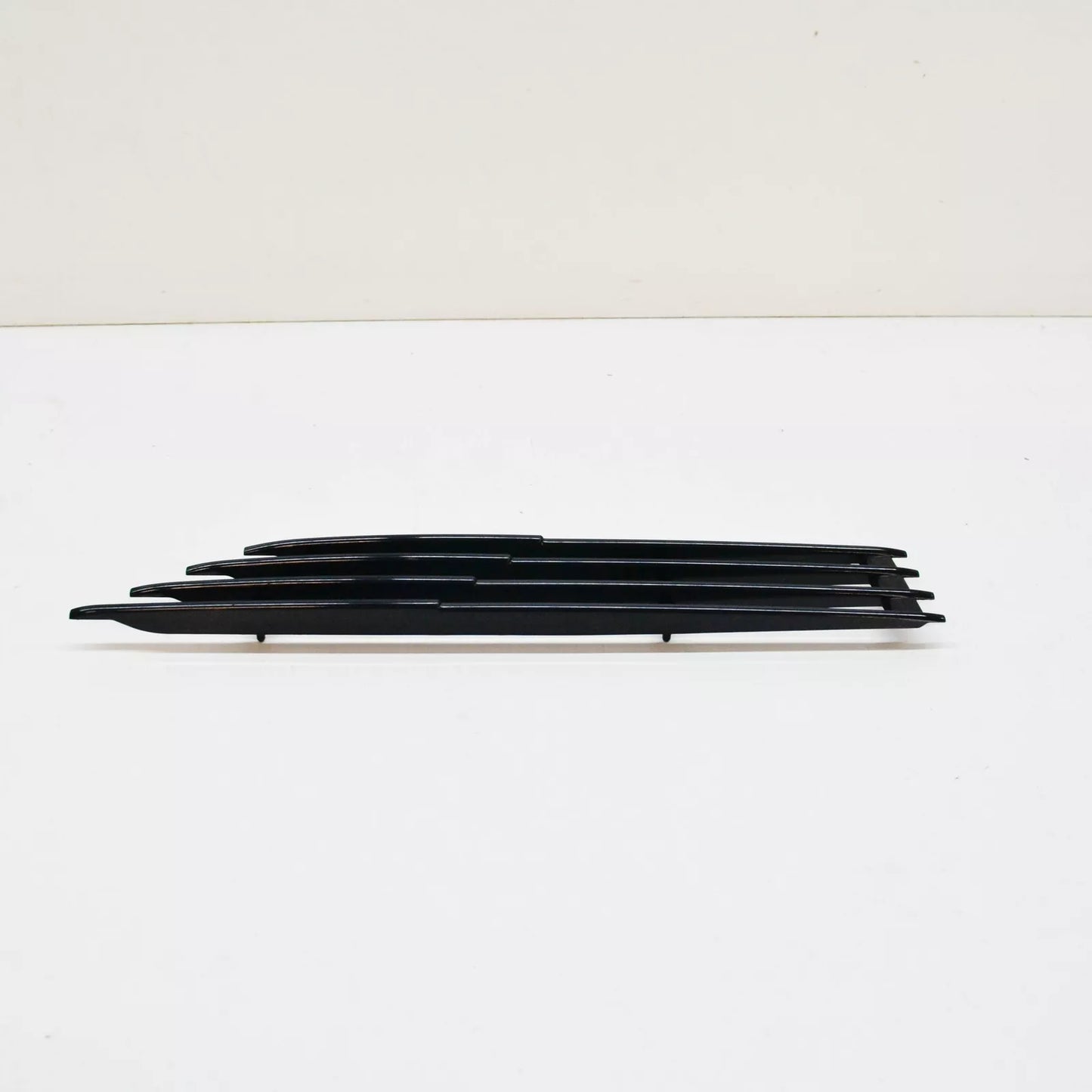 NEW BMW E9 COUPE FRONT WING BLACK GRILLE RIGHT 51131827278 ORIGINAL