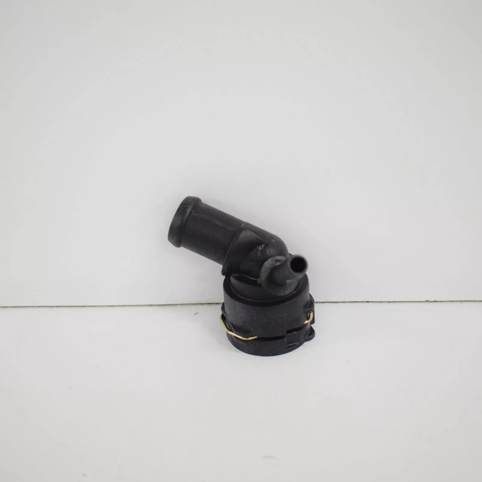 NEW AUDI A3 S3 8V COOLING COUPLING PIECE 5Q0122291BB ORIGINAL