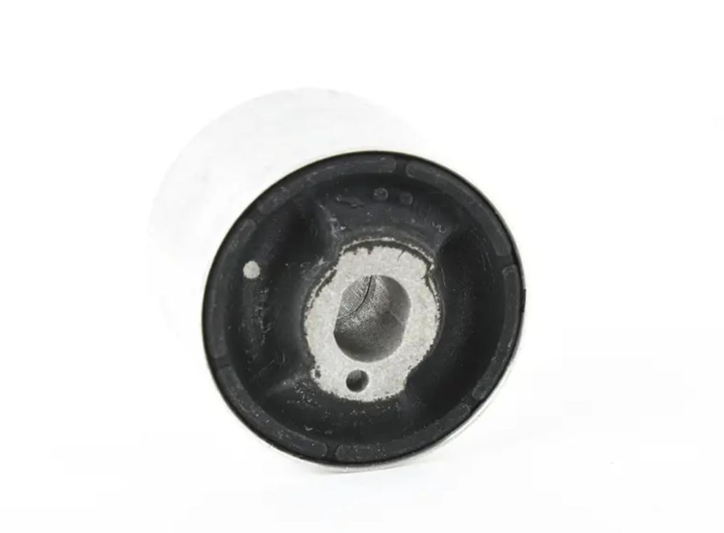 new bmw 2 coupe f22, f87 rear differential bushing 7852495 33177852495 original