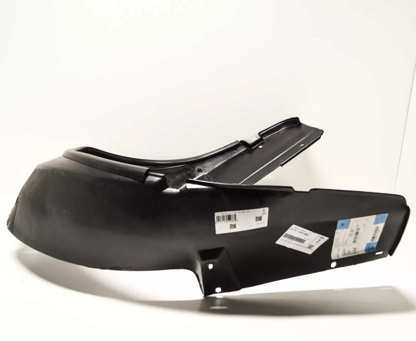 NEW BMW 8 E31 FRONT LEFT FENDER LINER COVERING 51711970265 1970265 ORIGINAL