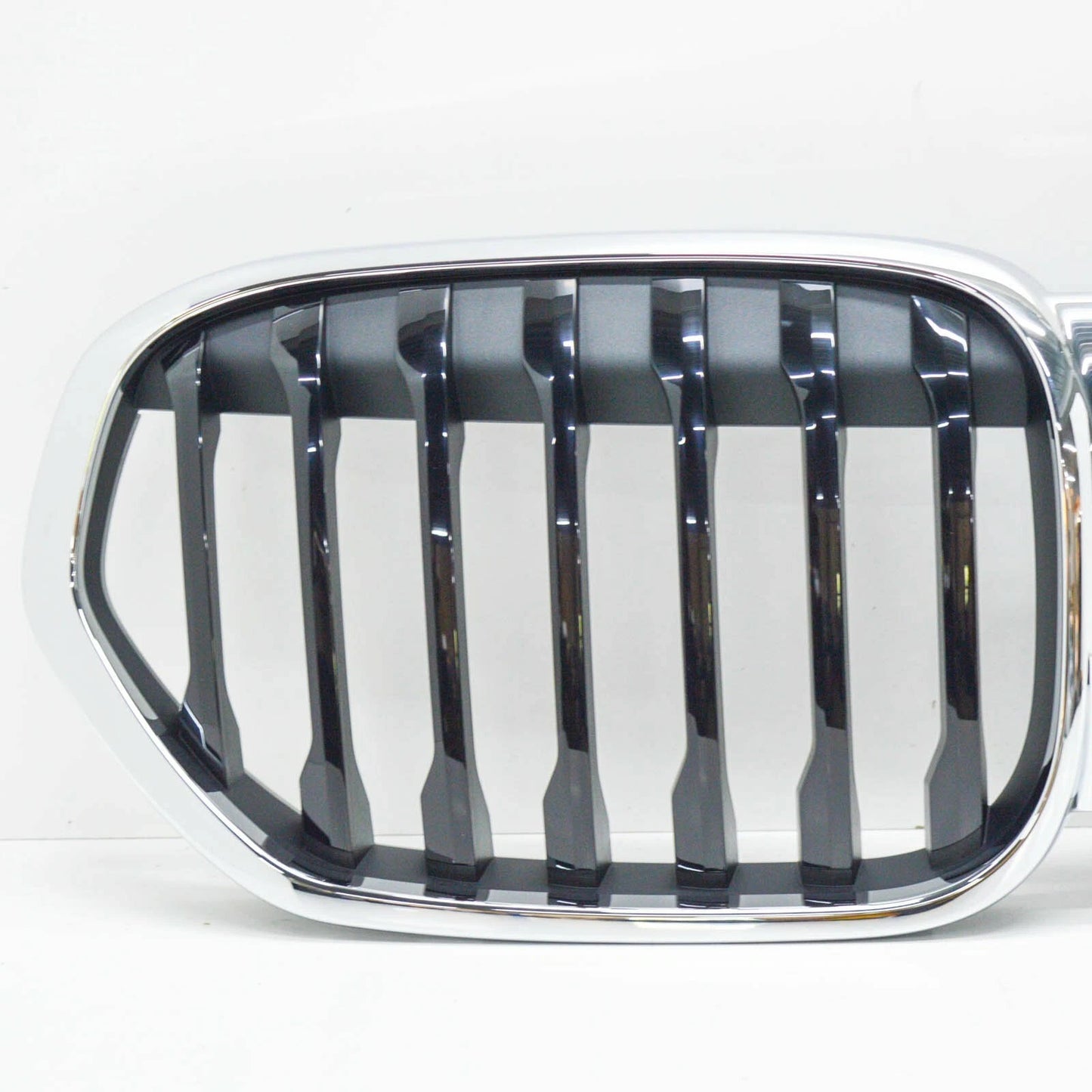 NEW BMW X1 F48 FRONT BUMPER RADIATOR GRILLE 8493450 51138493450 ORIGINAL
