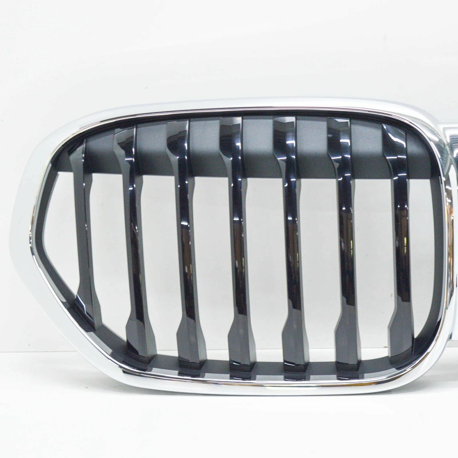 NEW BMW X1 F48 FRONT BUMPER RADIATOR GRILLE 8493450 51138493450 ORIGINAL