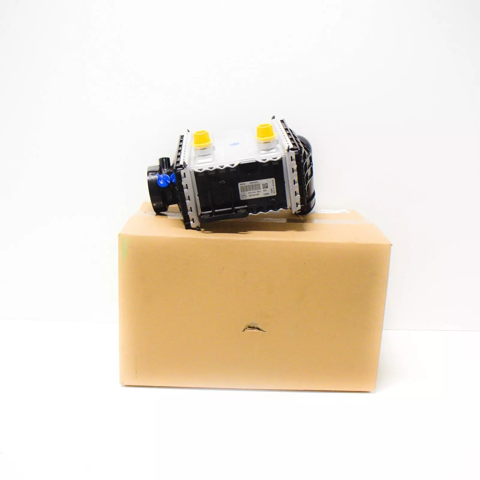 NEW MERCEDES-BENZ C W205 INTERCOOLER RADIATOR A6510901800 ORIGINAL