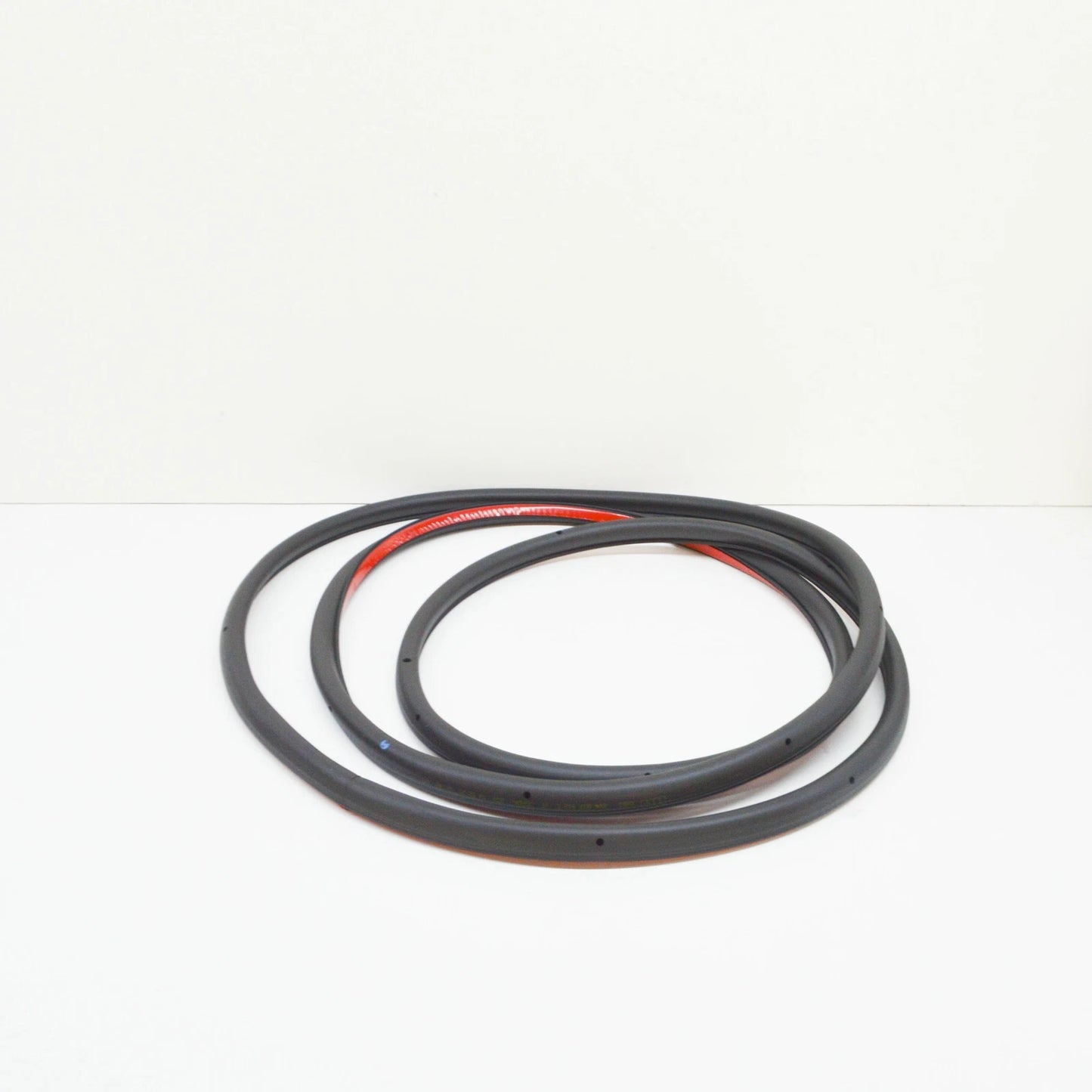 NEW AUDI A3 SPORTBACK 8V FRONT RIGHT OUTER DOOR SEAL RUBBER 8V4837912C ORIGINAL