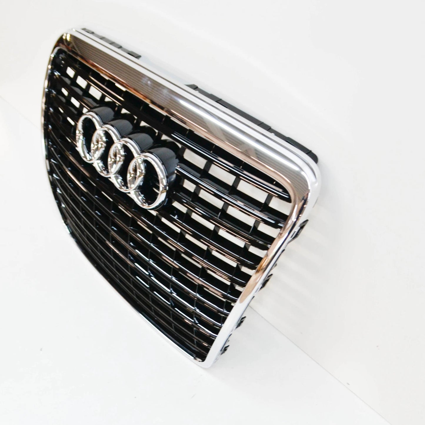 NEW AUDI A6 AVANT C6 FRONT RADIATOR GRILLE 4F0853651ANT94