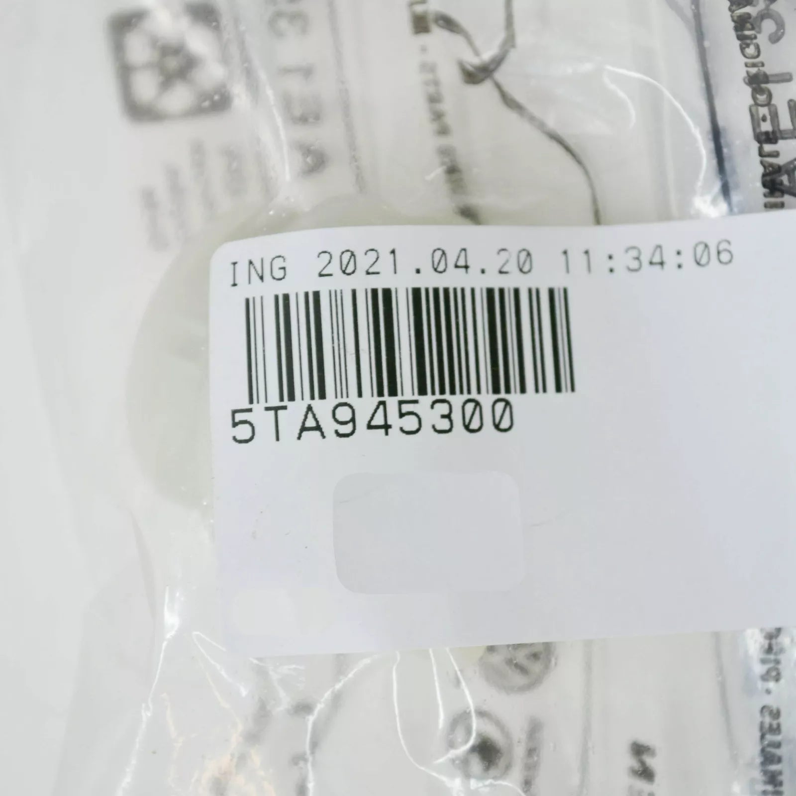 NEW VW TOURAN 5T MK2 REAR OUTER TAIL LIGHT SECURING ELEMENT 5TA945300