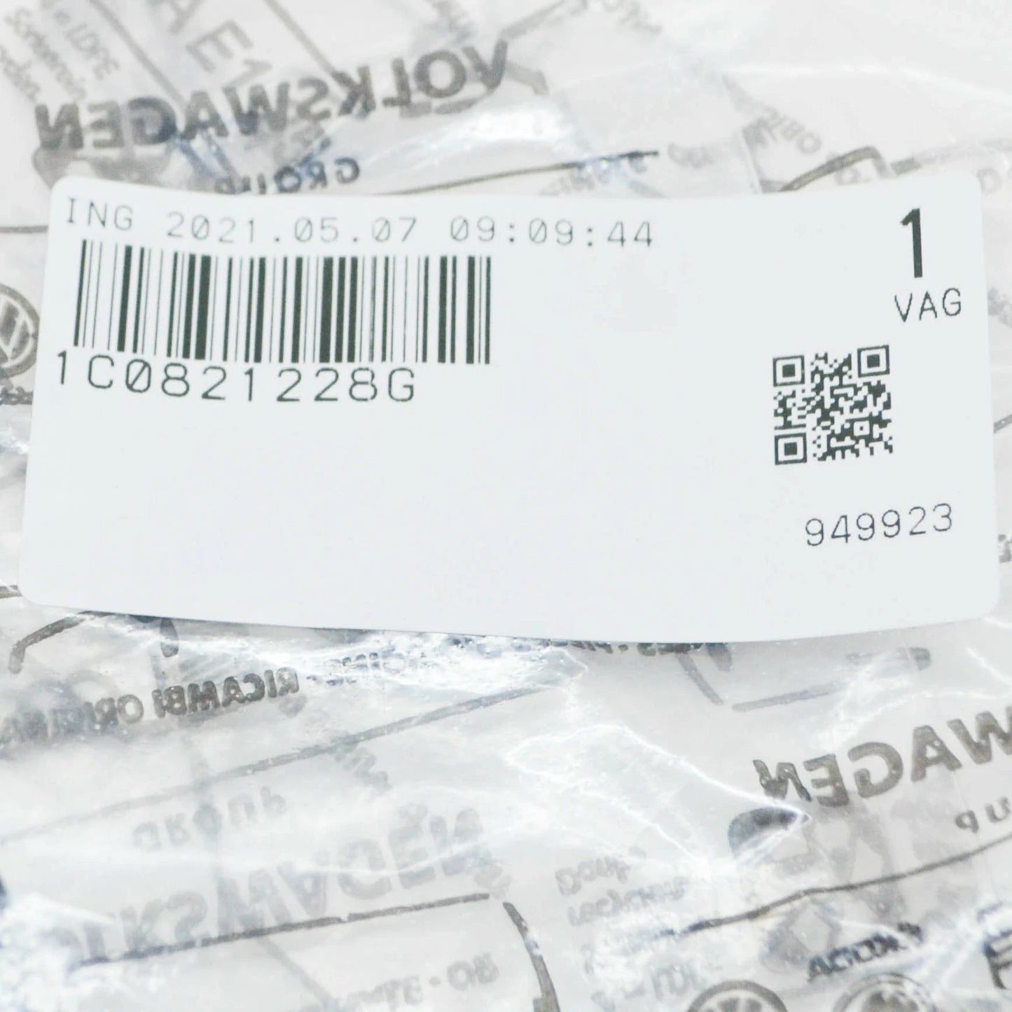 NEW VOLKSWAGEN BEETLE CABRIO FENDER-UPPER BRACKET RIGHT 1C0821228G