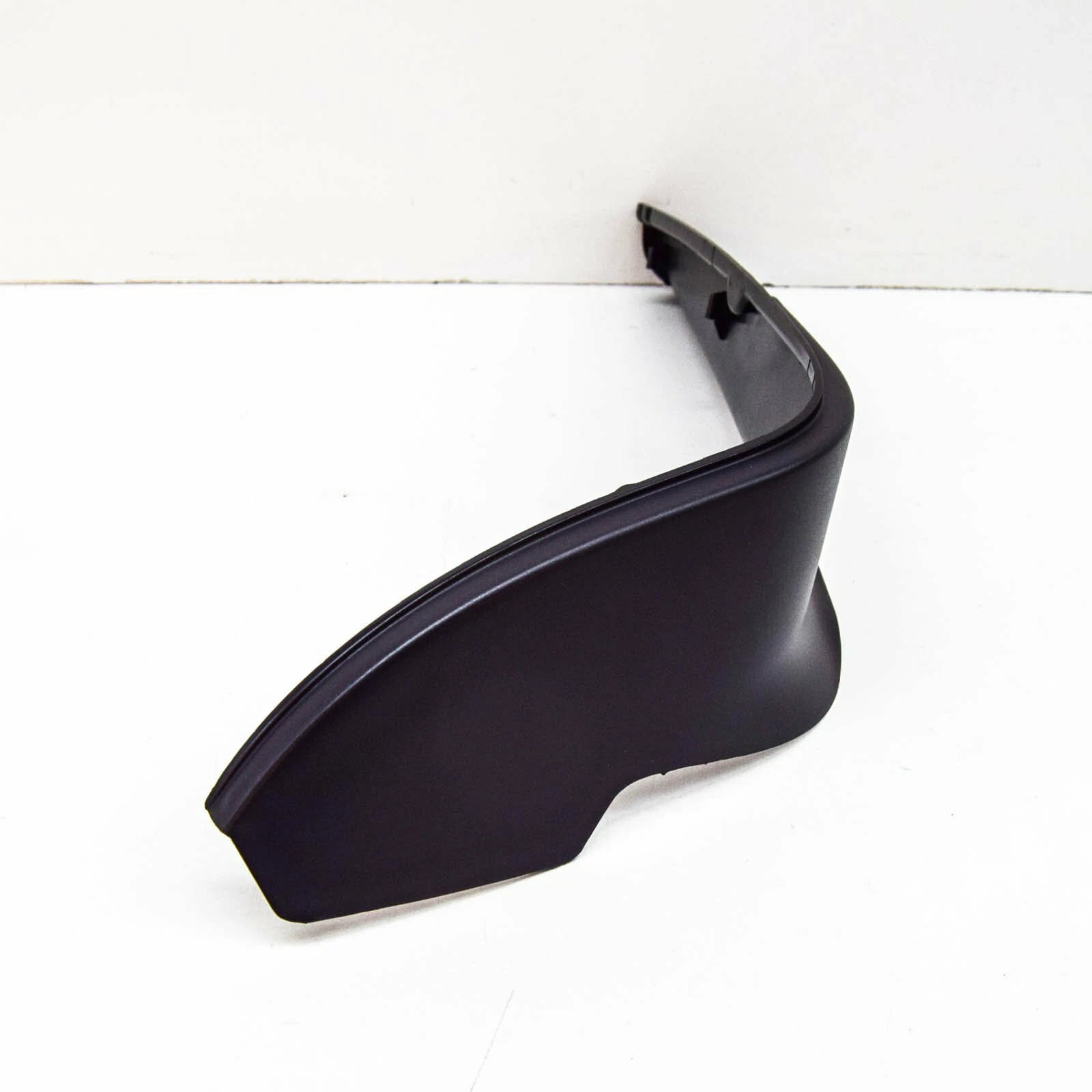 NEW VOLKSWAGEN TOURAN 1T REAR RIGHT TAILLIGHT COVER TRIM 1T0945312 2007