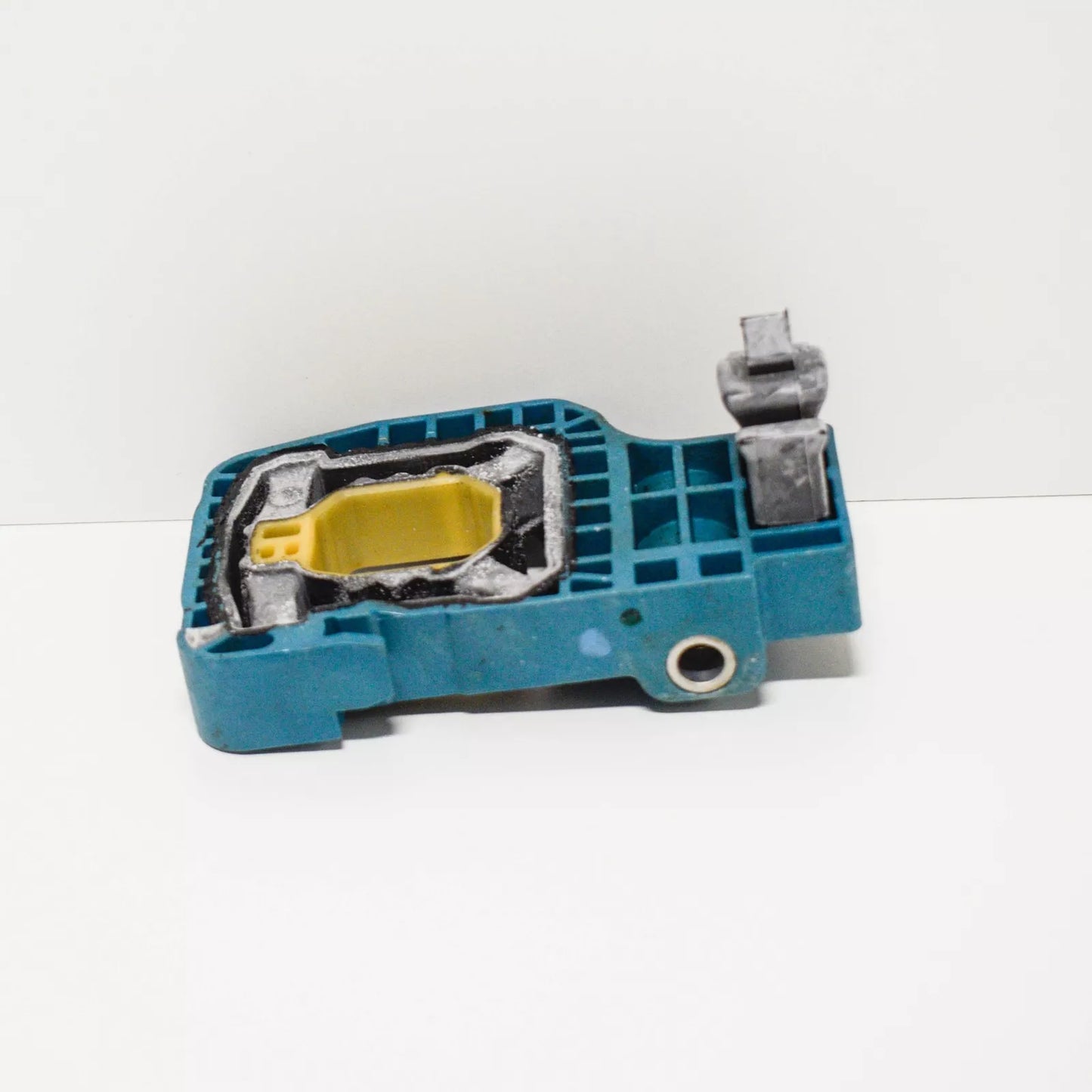 NEW BMW 7 G11 G12 RADIATOR LEFT MODULE MOUNTING 17118632141 ORIGINAL